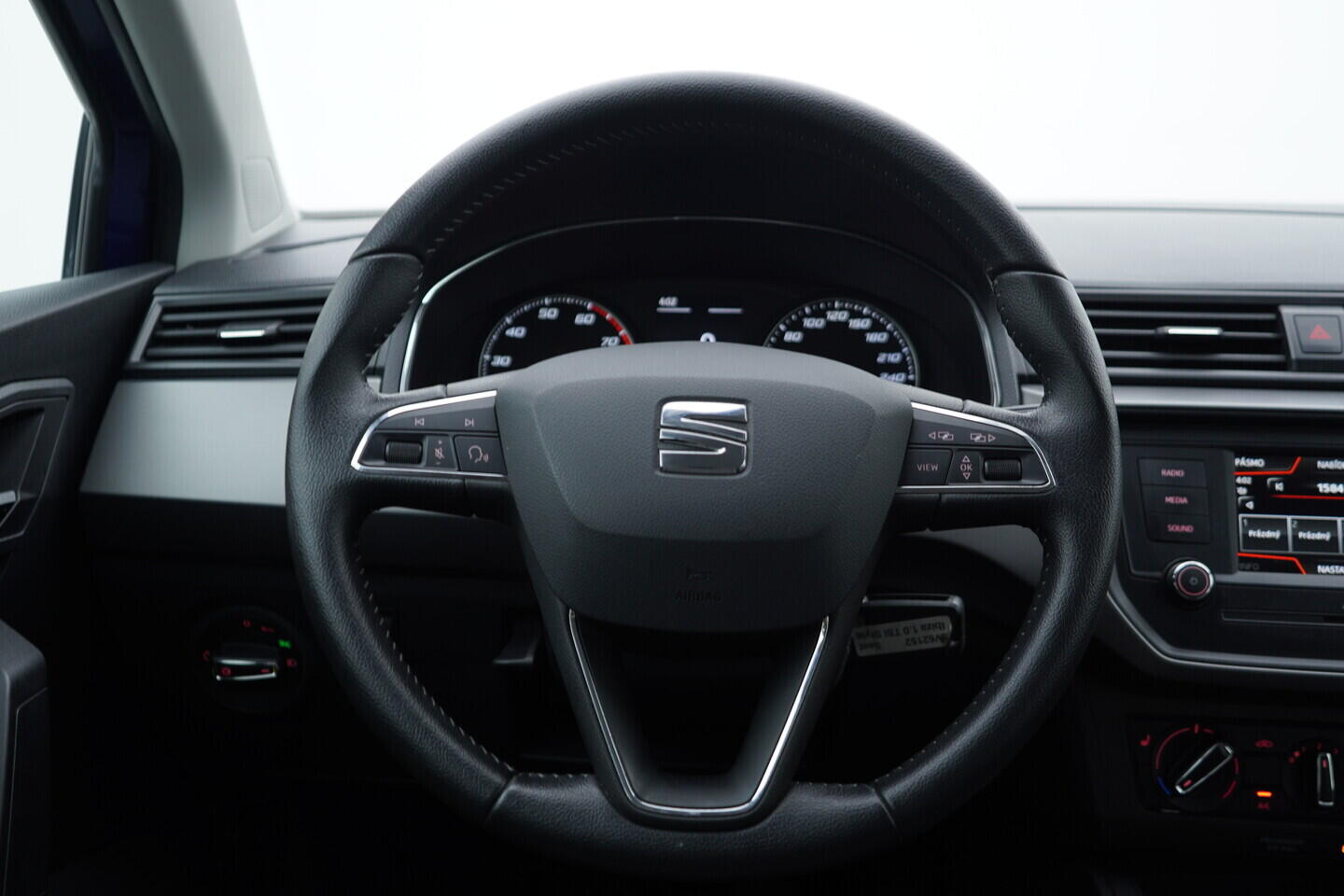 OZ190V01456_25.webp_IBIZA Style 1.0 TSI 70 kW manuál