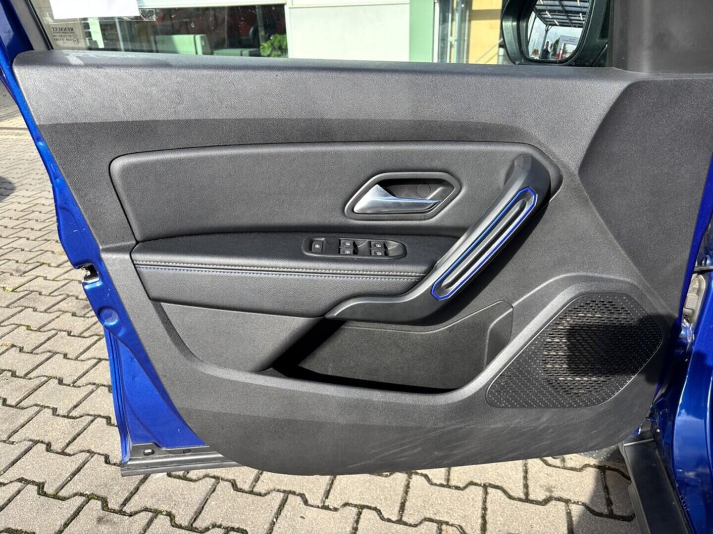 OZ190V01460_20.webp_DUSTER Celebration 1.0  74 kW manuál