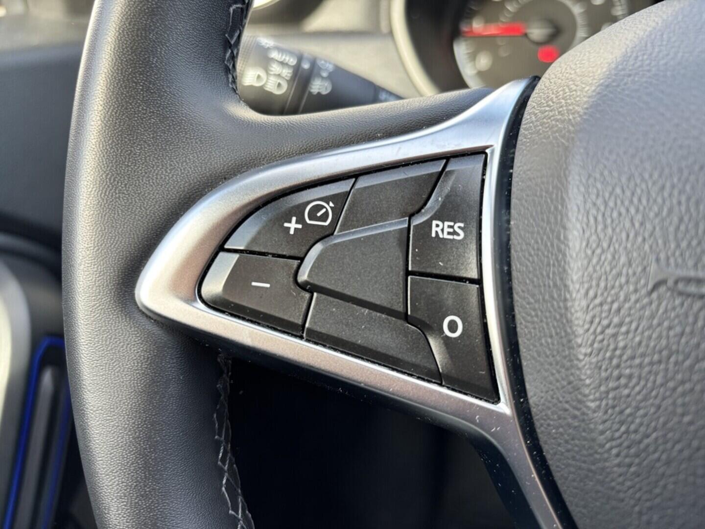 OZ190V01460_25.webp_DUSTER Celebration 1.0  74 kW manuál