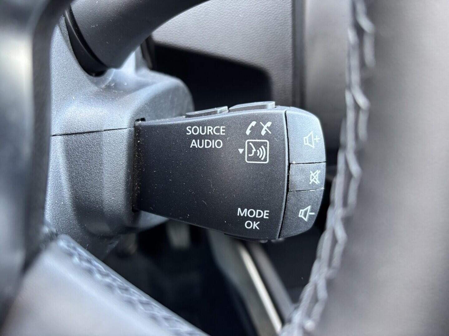 OZ190V01460_27.webp_DUSTER Celebration 1.0  74 kW manuál