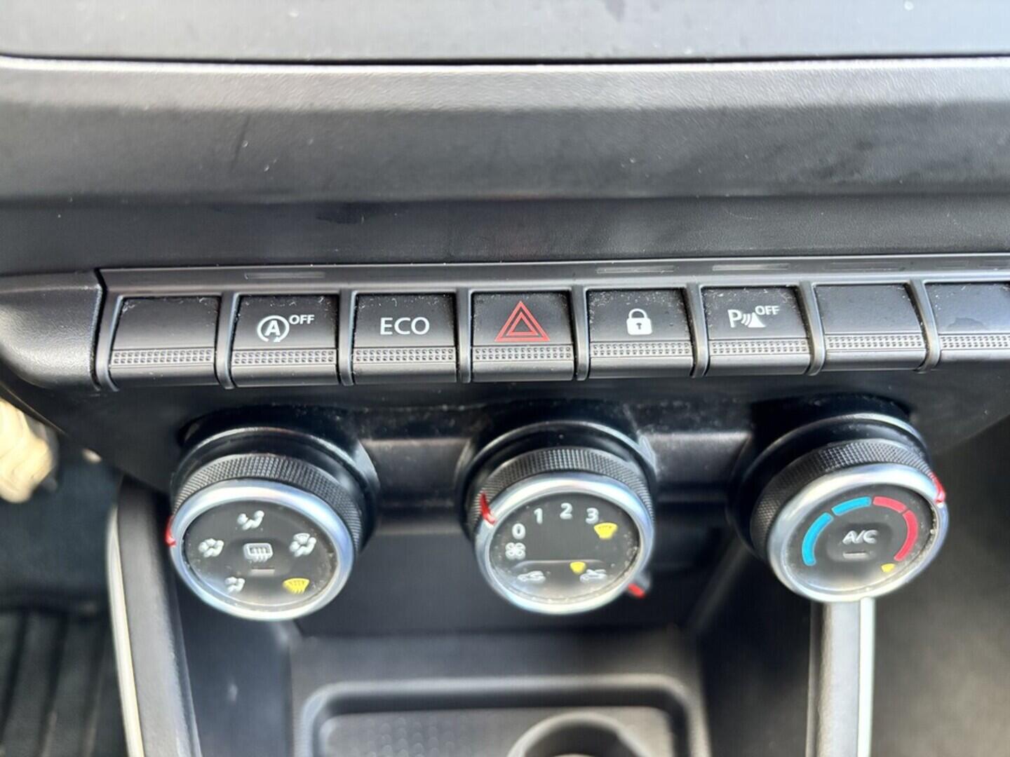 OZ190V01460_34.webp_DUSTER Celebration 1.0  74 kW manuál