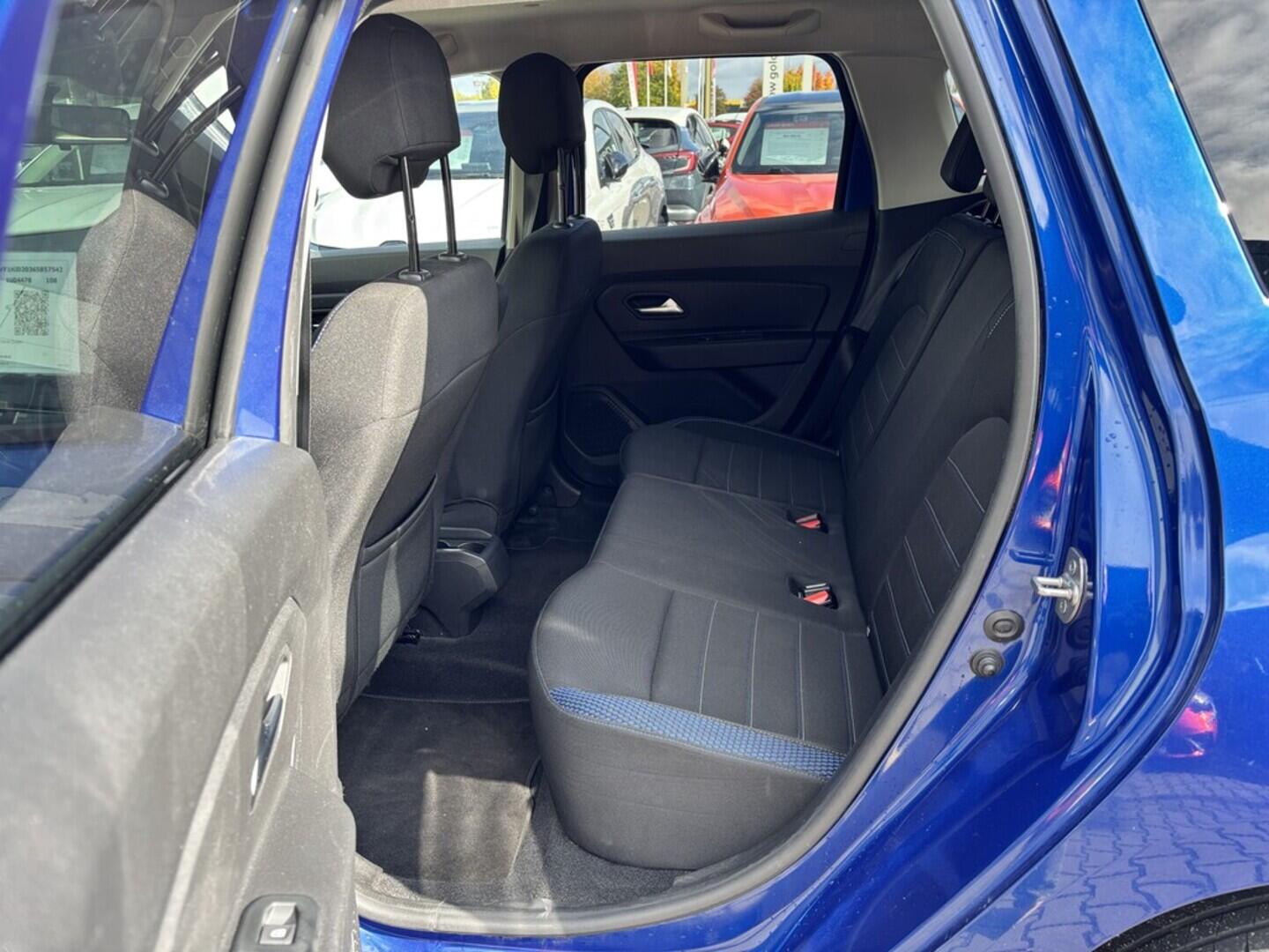 OZ190V01460_36.webp_DUSTER Celebration 1.0  74 kW manuál