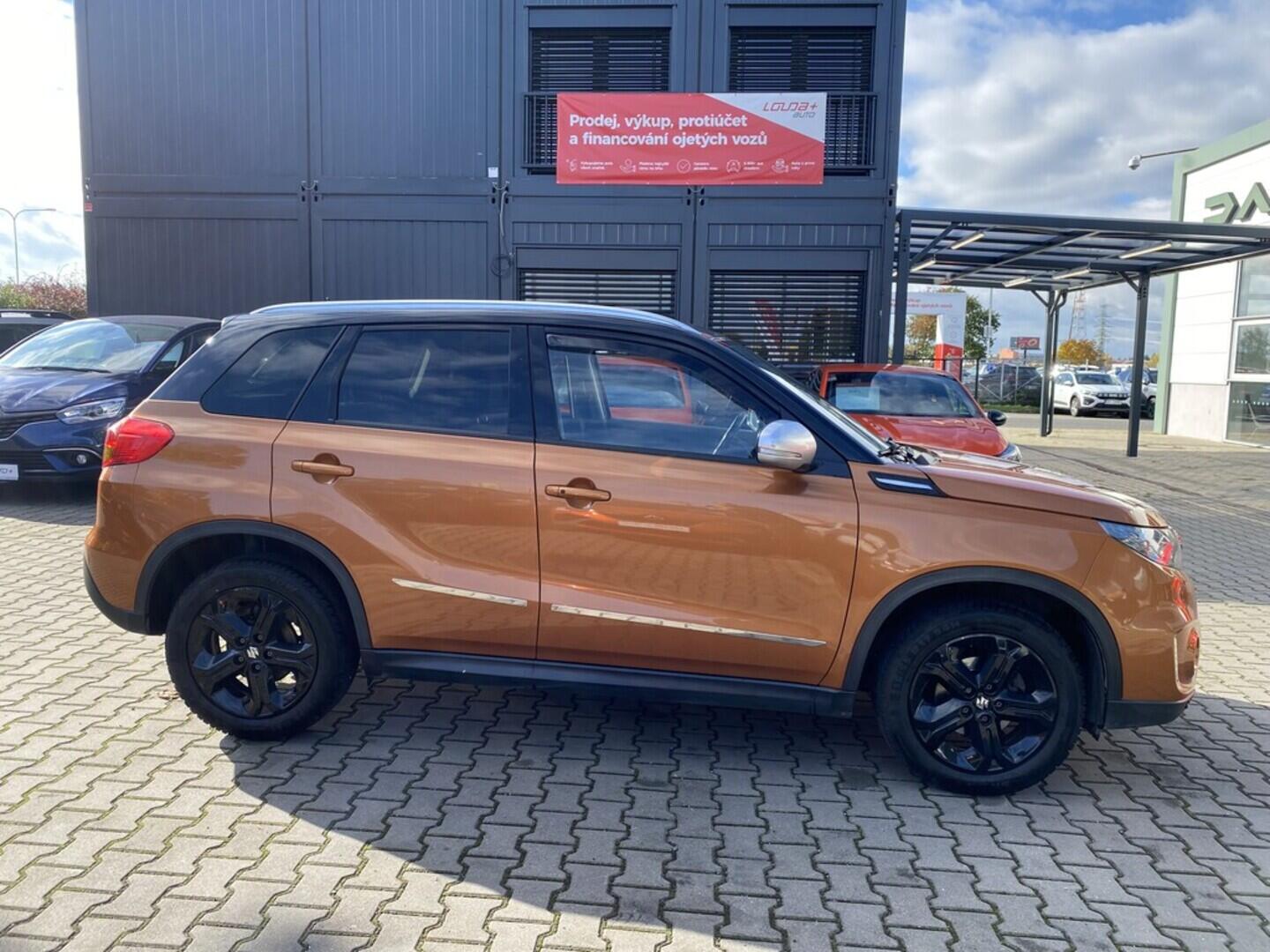 OZ190V01463_13.webp_VITARA Premium 1.4  103 kW manuál