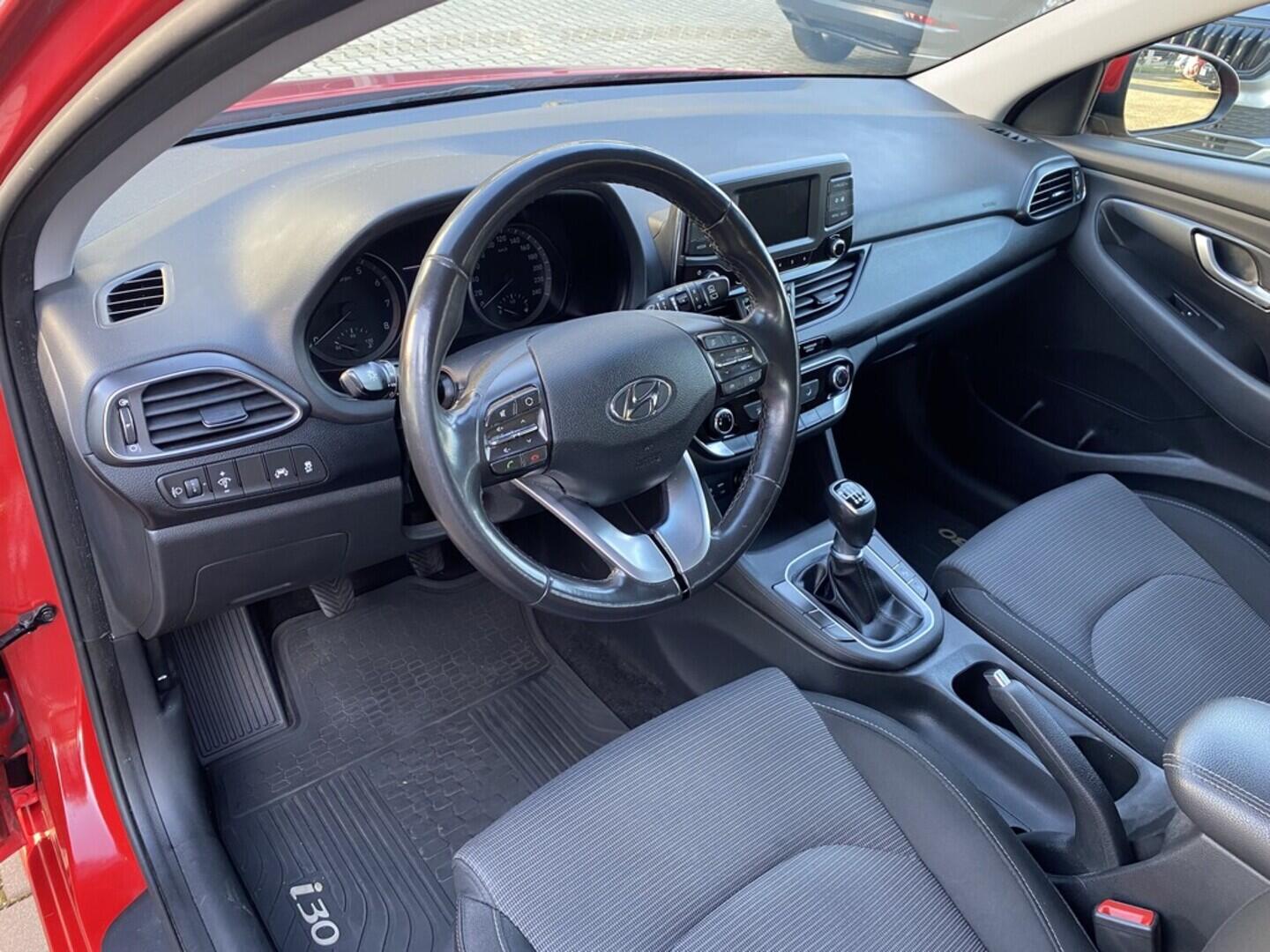 OZ190V01464_19.webp_I30 start 1.0  88 kW manuál