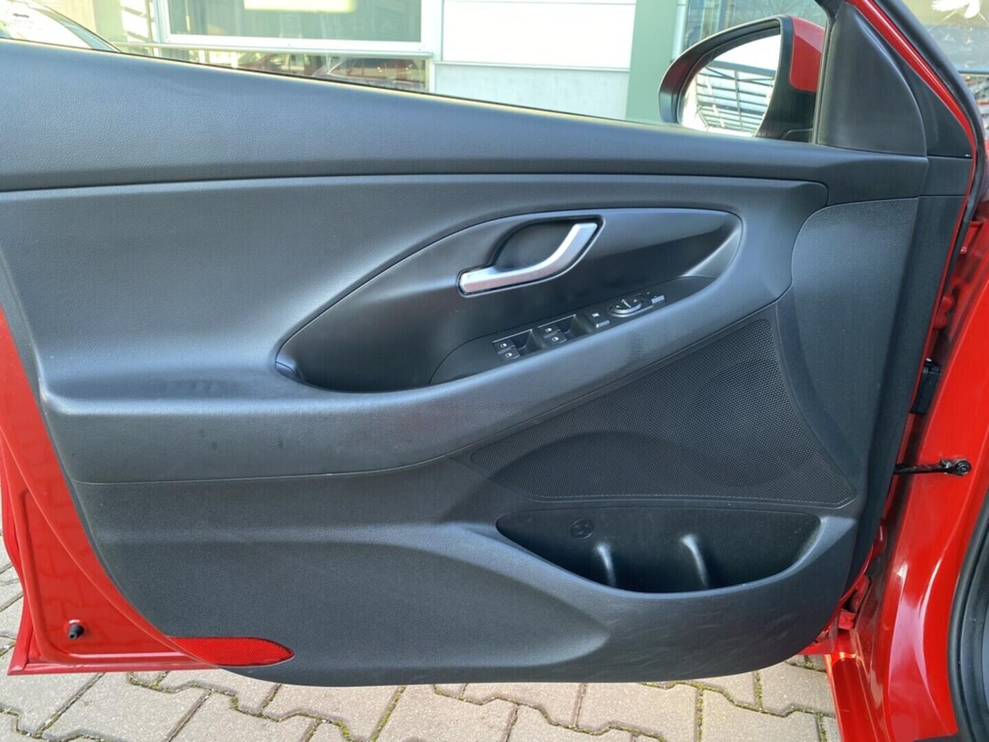 OZ190V01464_20.webp_I30 start 1.0  88 kW manuál