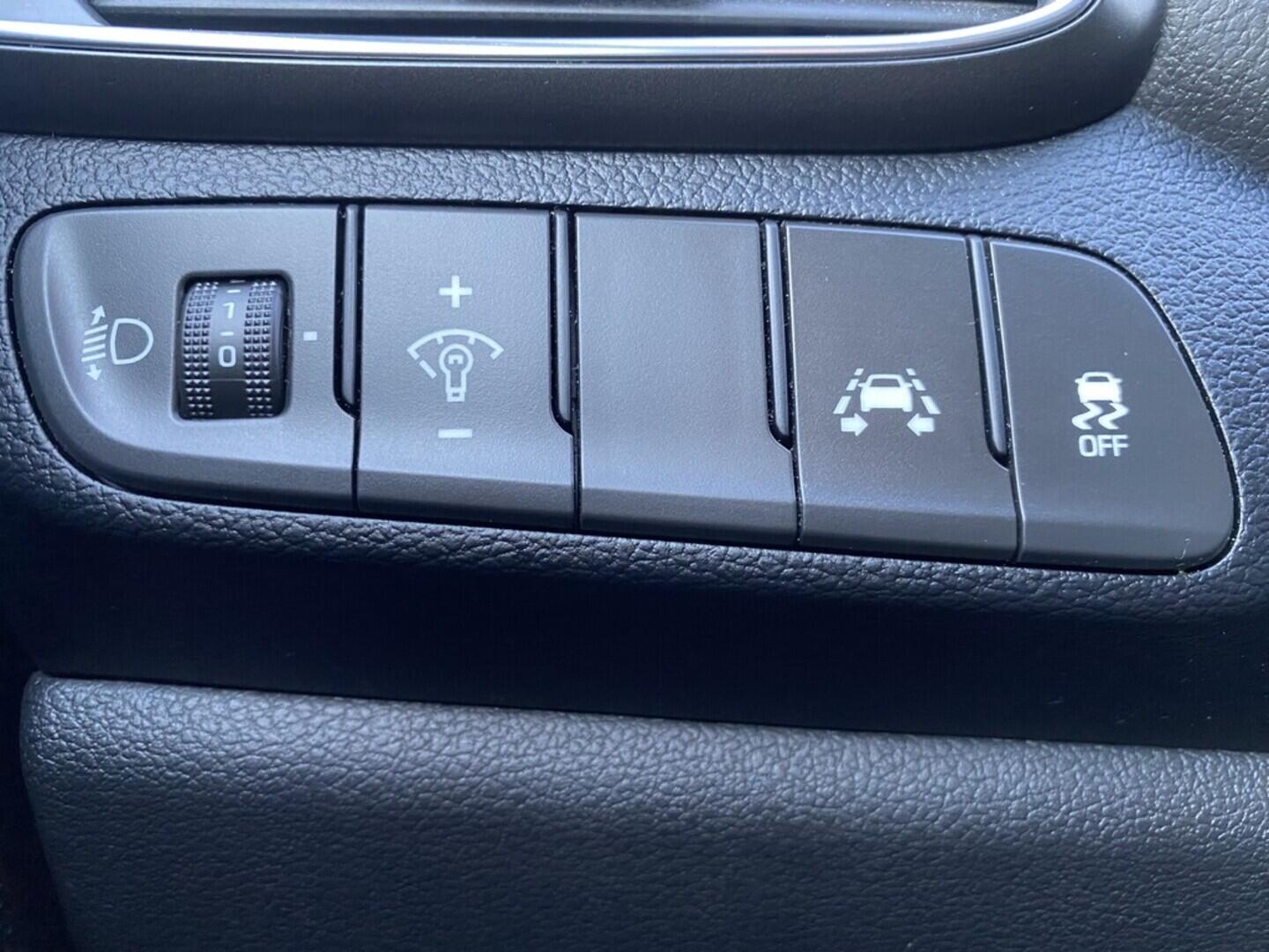 OZ190V01464_22.webp_I30 start 1.0  88 kW manuál