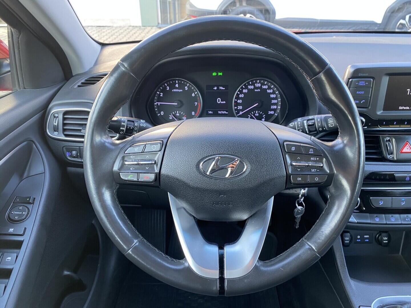 OZ190V01464_23.webp_I30 start 1.0  88 kW manuál