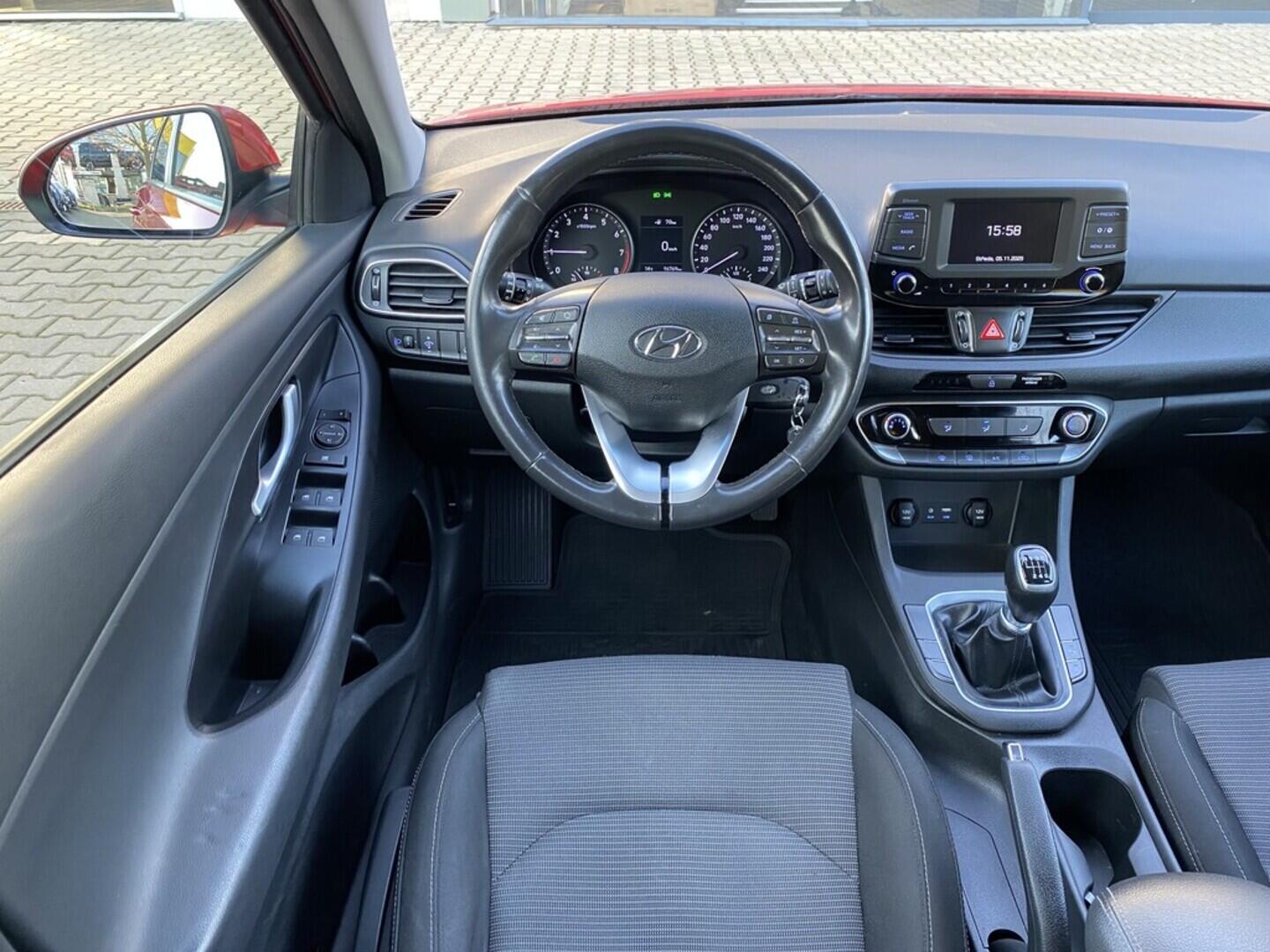 OZ190V01464_24.webp_I30 start 1.0  88 kW manuál