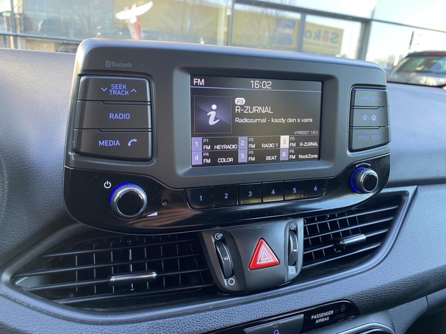 OZ190V01464_29.webp_I30 start 1.0  88 kW manuál