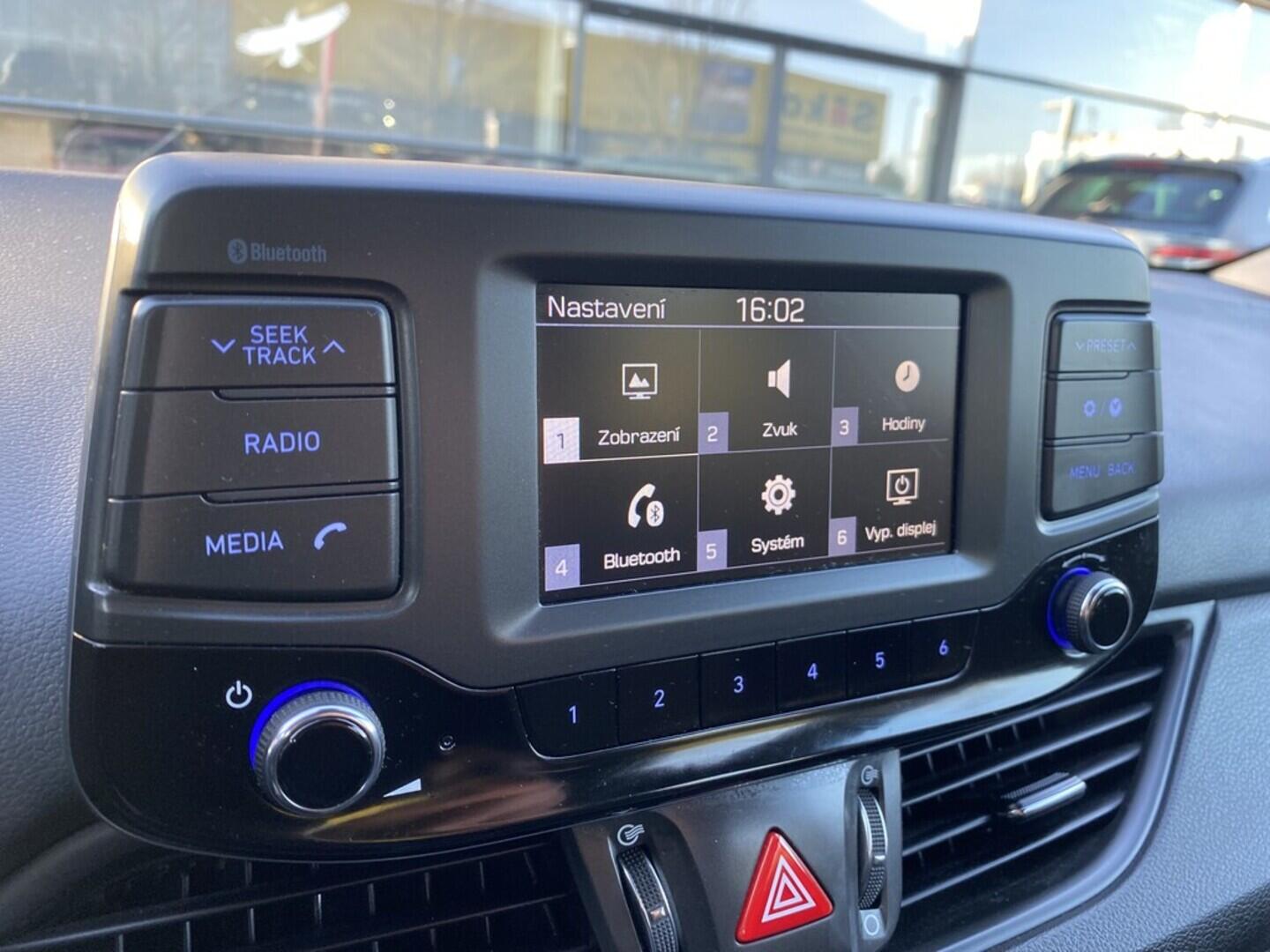 OZ190V01464_30.webp_I30 start 1.0  88 kW manuál