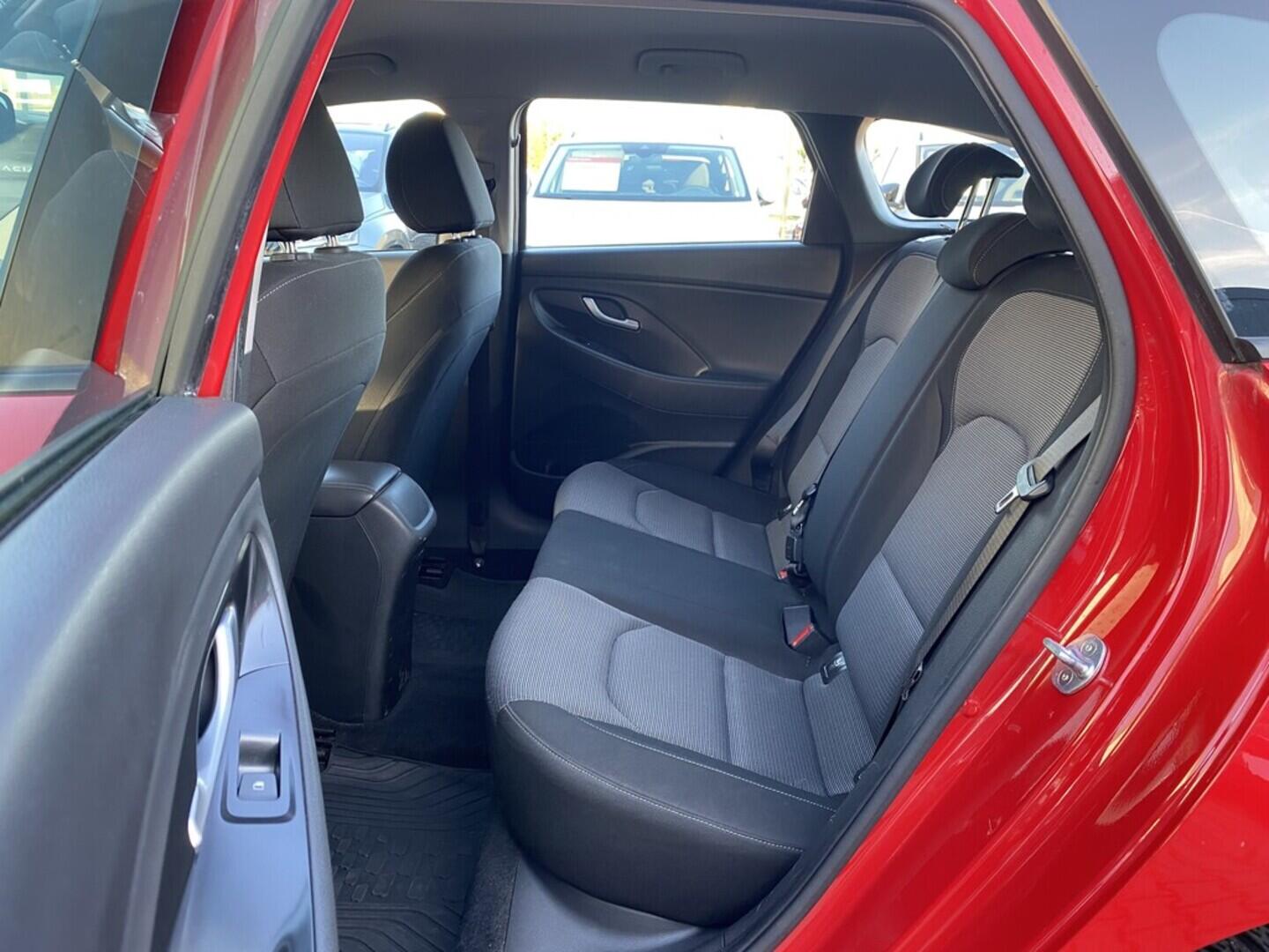 OZ190V01464_35.webp_I30 start 1.0  88 kW manuál