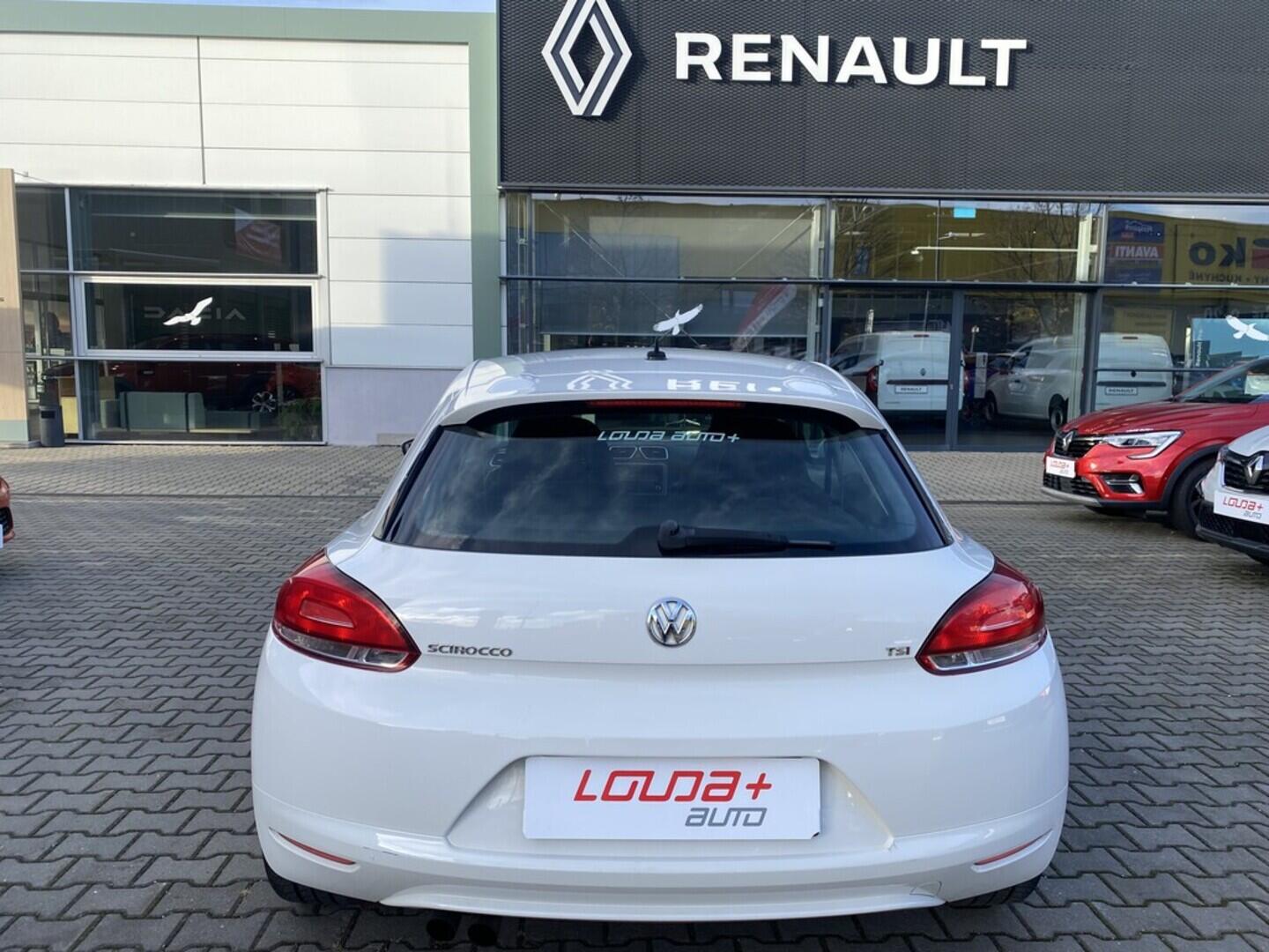 OZ190V01466_15.webp_SCIROCCO  1.4 TSI 90 kW manuál