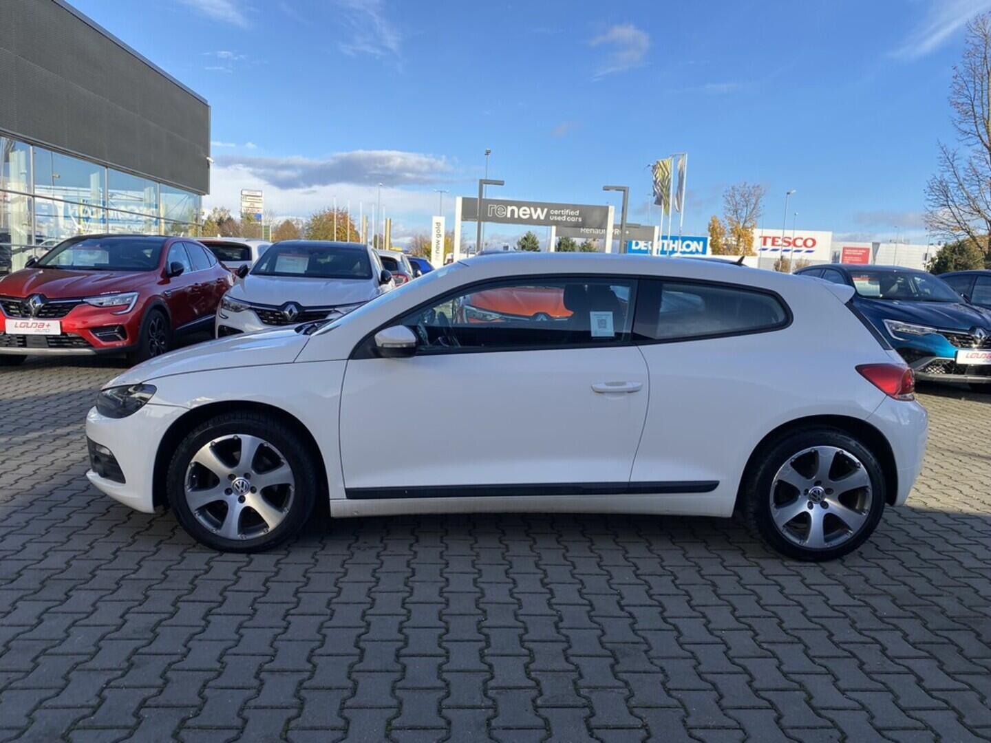 OZ190V01466_17.webp_SCIROCCO  1.4 TSI 90 kW manuál