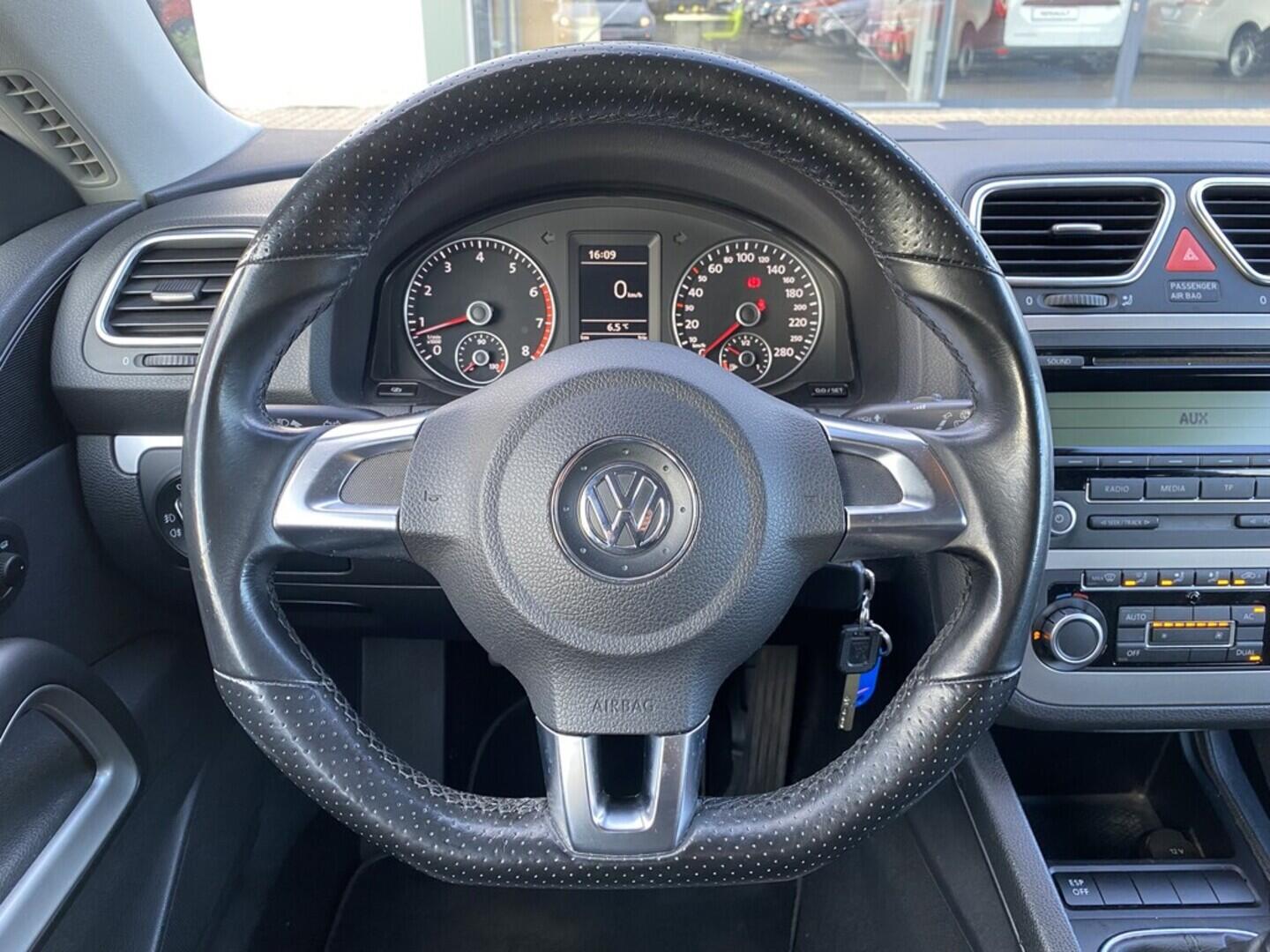 OZ190V01466_24.webp_SCIROCCO  1.4 TSI 90 kW manuál