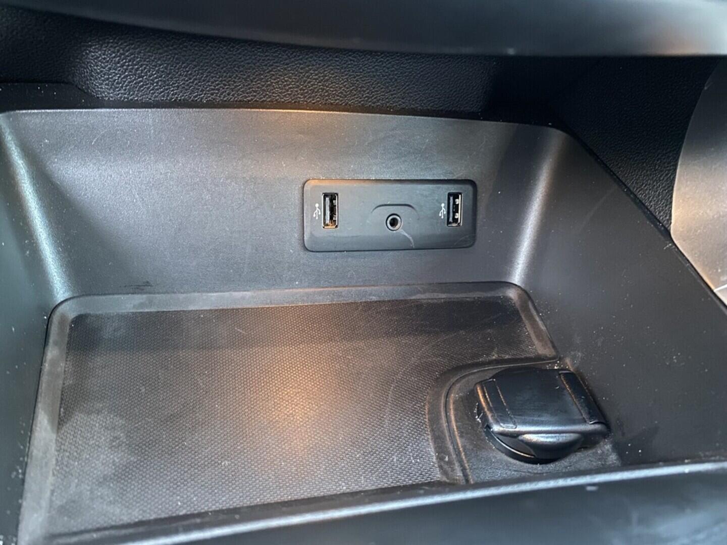 OZ190V01468_37.webp_KADJAR  1.3 TCe 117 kW manuál