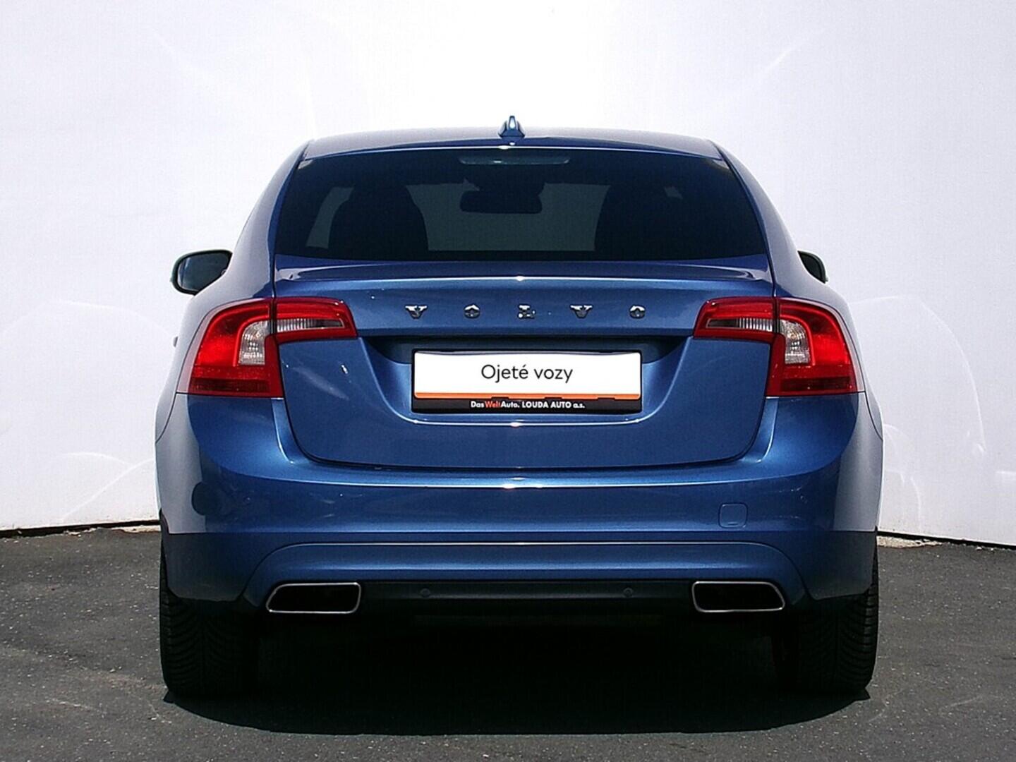 OZ190V01472_17.webp_S60 Momentum 2.4  158 kW automat, DPH