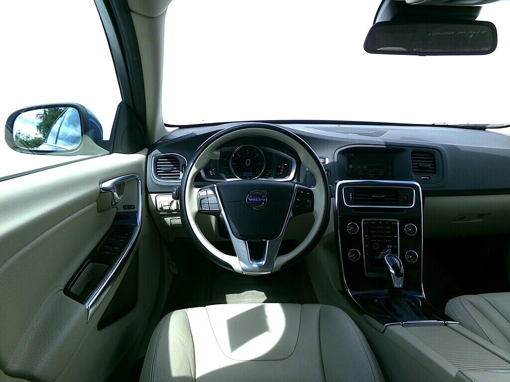 OZ190V01472_23.webp_S60 Momentum 2.4  158 kW automat, DPH