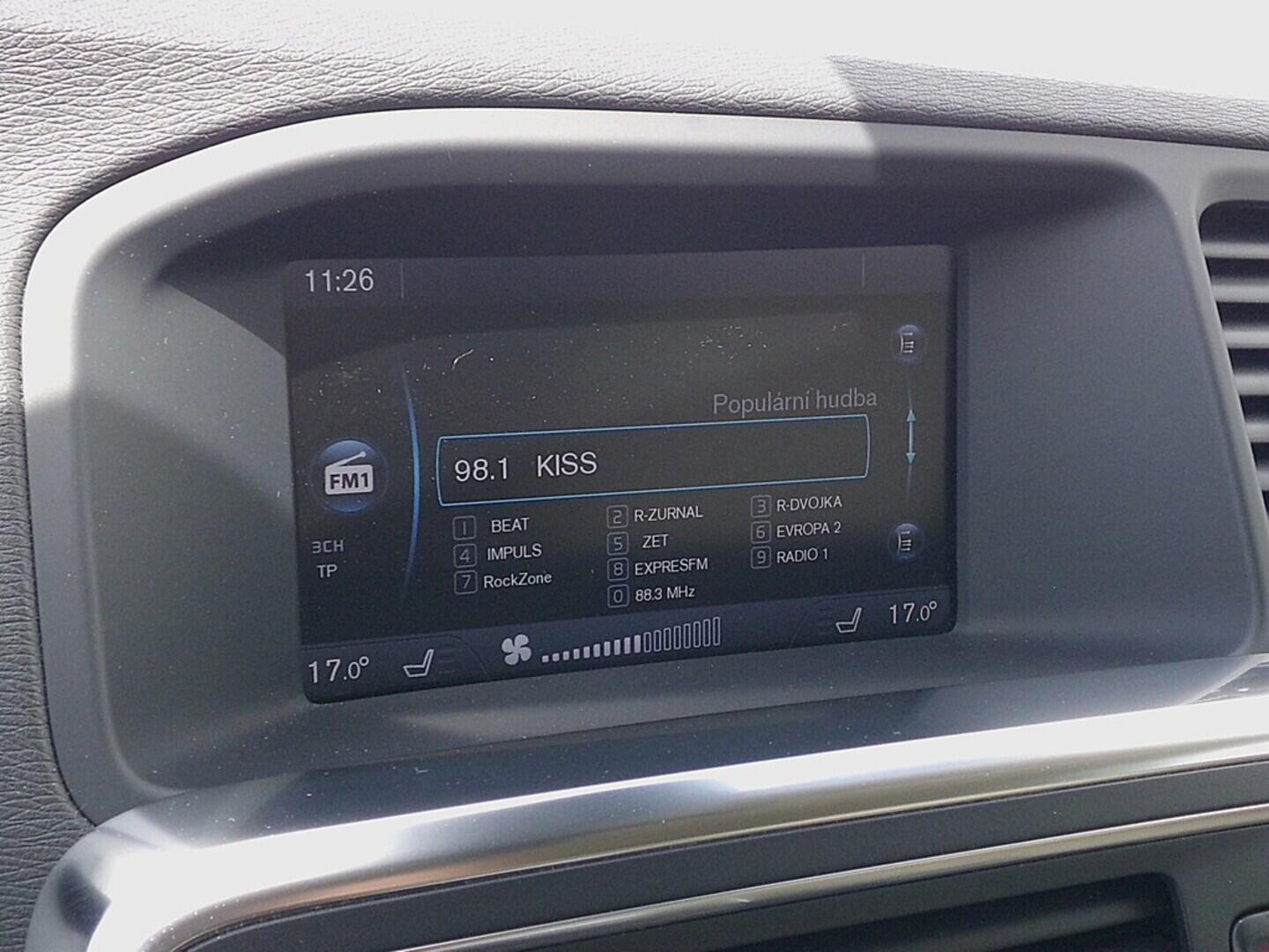 OZ190V01472_24.webp_S60 Momentum 2.4  158 kW automat, DPH