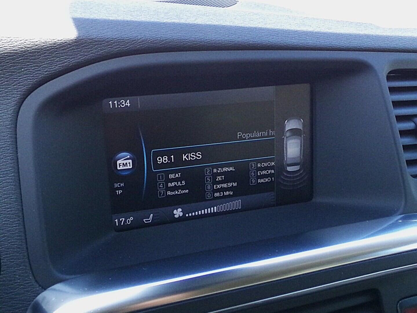 OZ190V01472_25.webp_S60 Momentum 2.4  158 kW automat, DPH