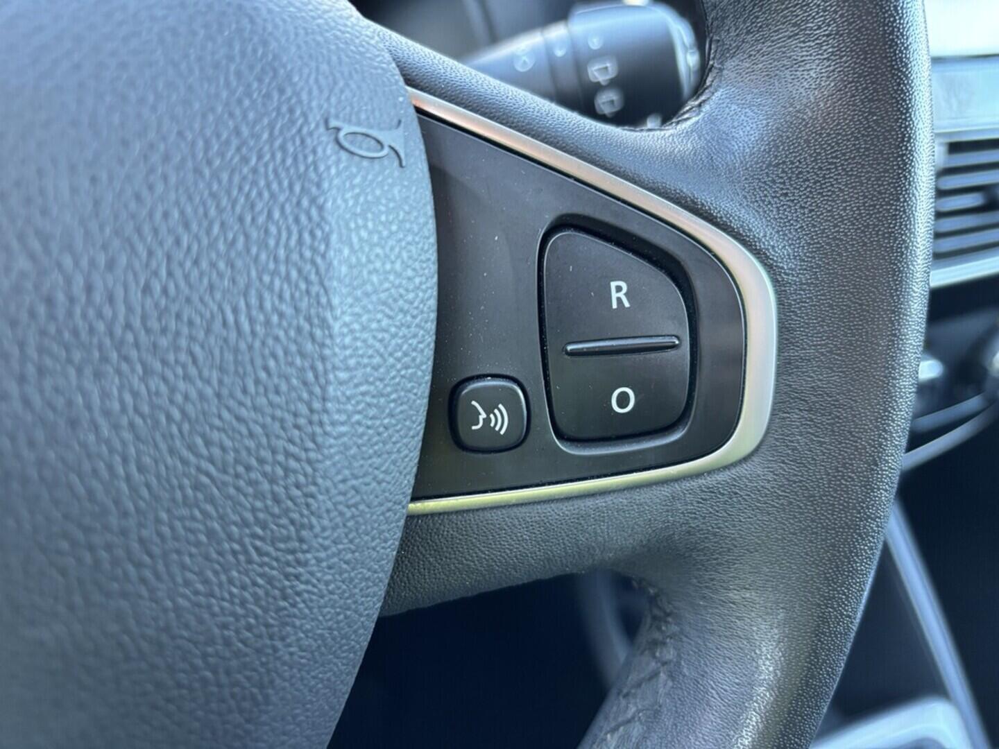 OZ190V01474_26.webp_CLIO limited 0.9 TCe 66 kW manuál