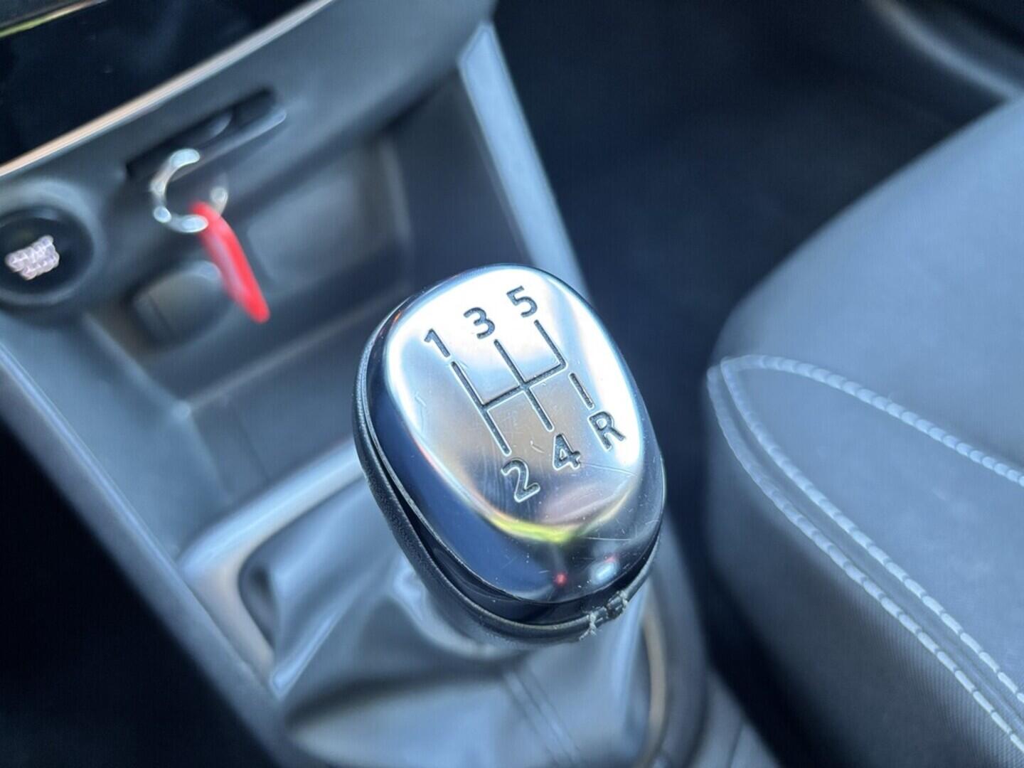 OZ190V01474_33.webp_CLIO limited 0.9 TCe 66 kW manuál