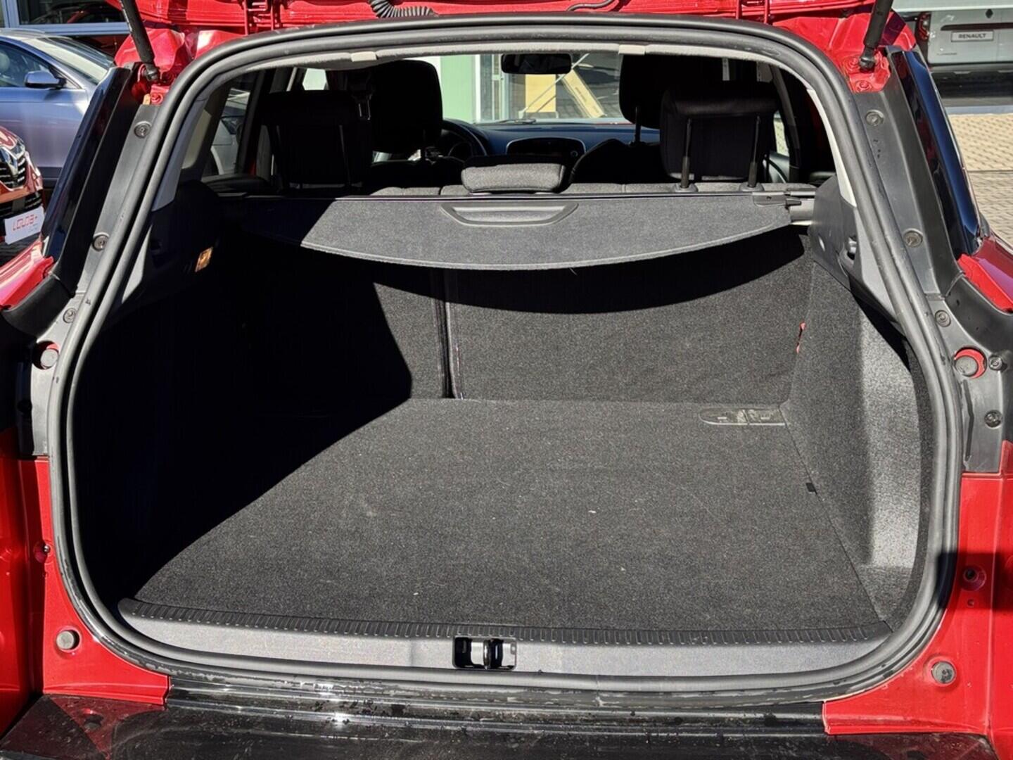 OZ190V01474_35.webp_CLIO limited 0.9 TCe 66 kW manuál