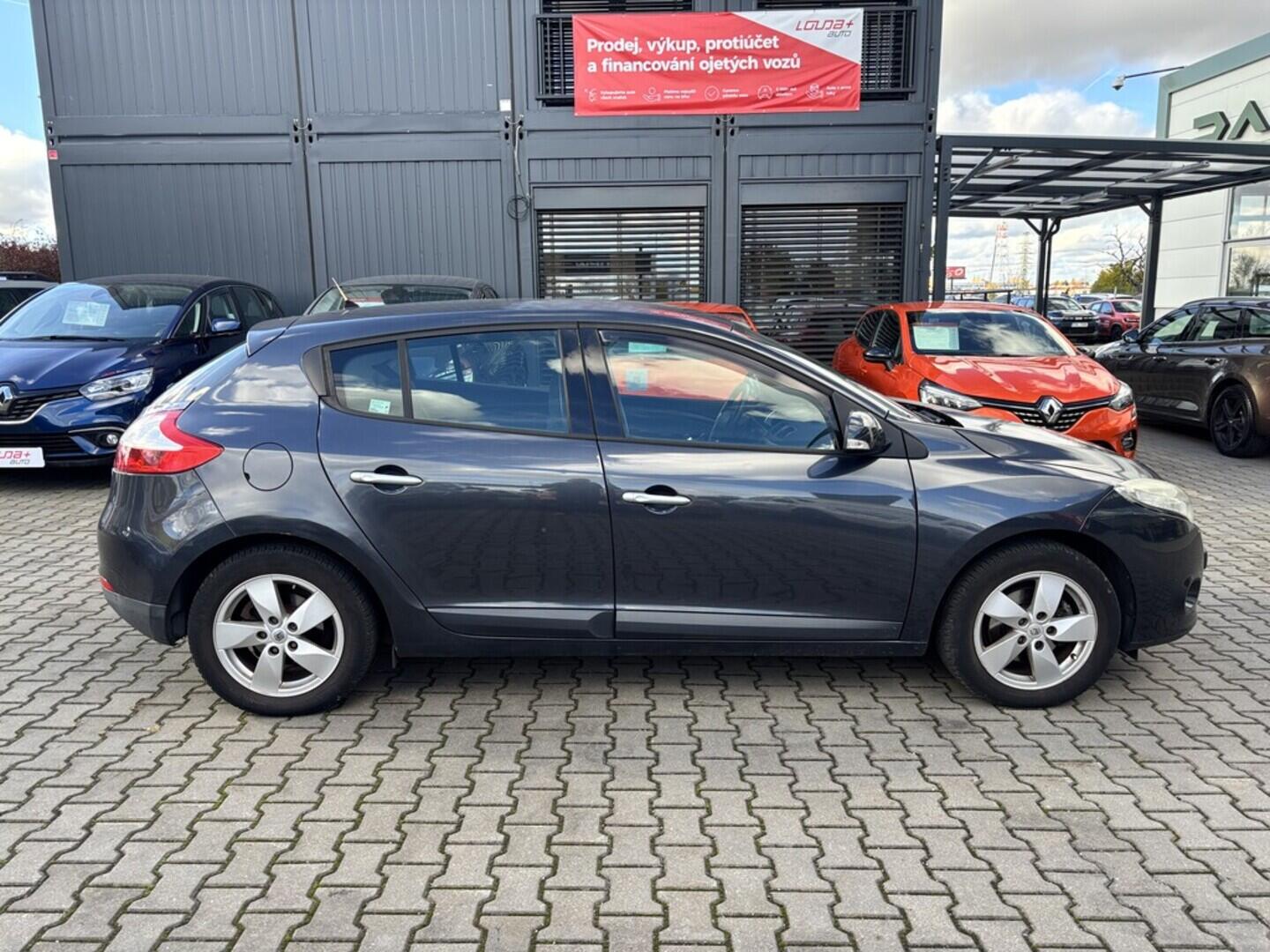 OZ190V01475_13.webp_MÉGANE  1.6  81 kW manuál