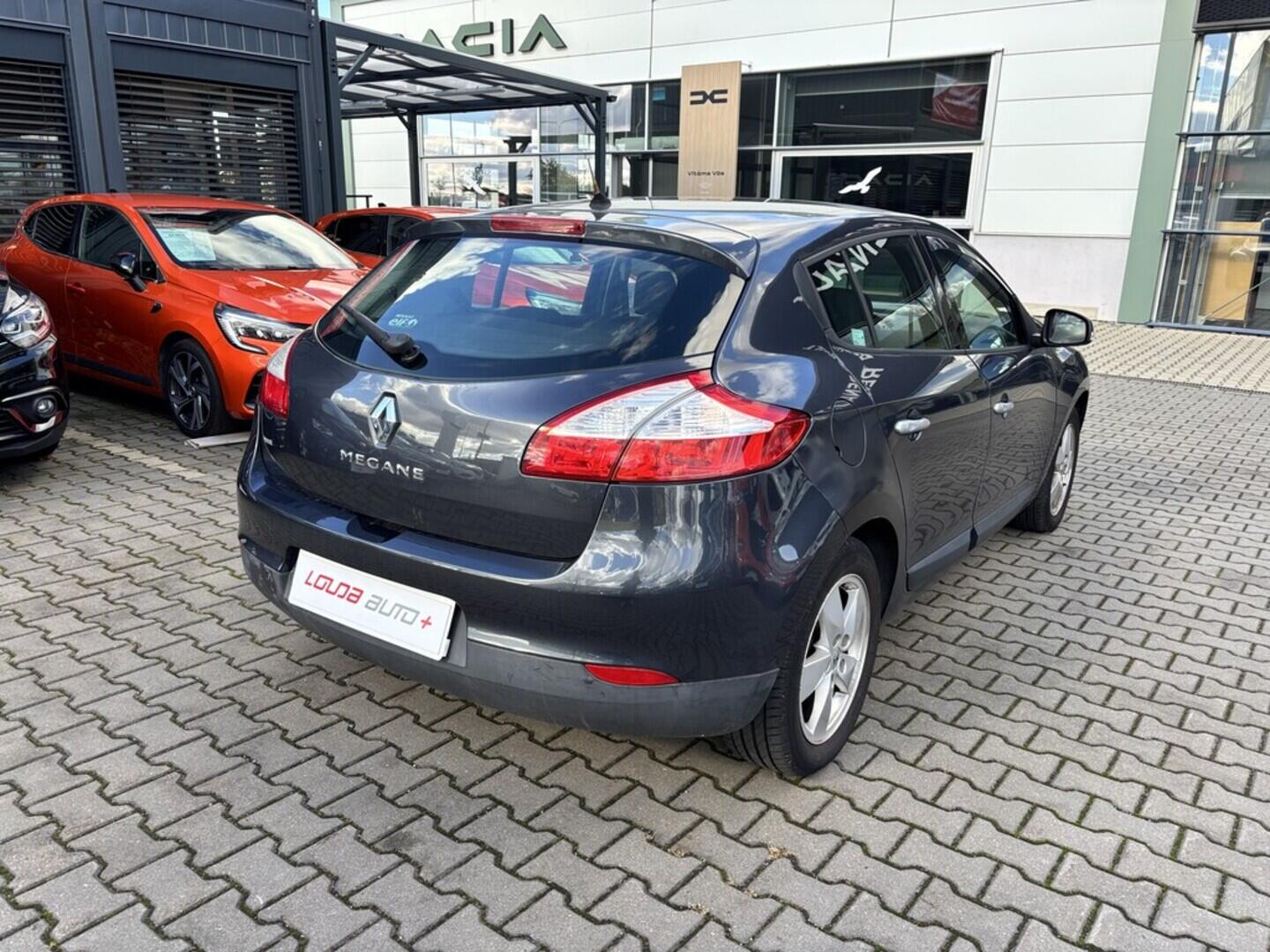 OZ190V01475_14.webp_MÉGANE  1.6  81 kW manuál