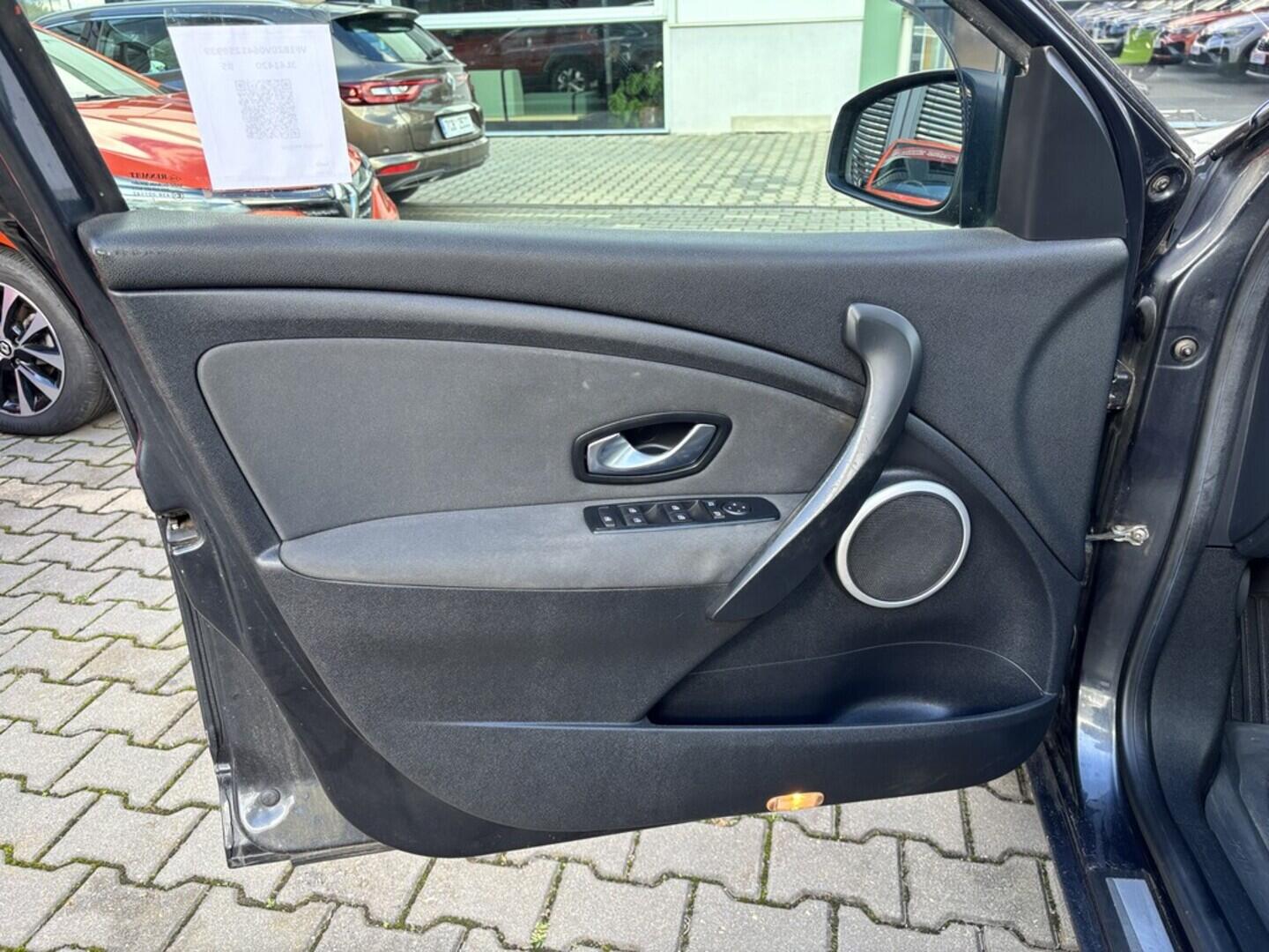 OZ190V01475_20.webp_MÉGANE  1.6  81 kW manuál