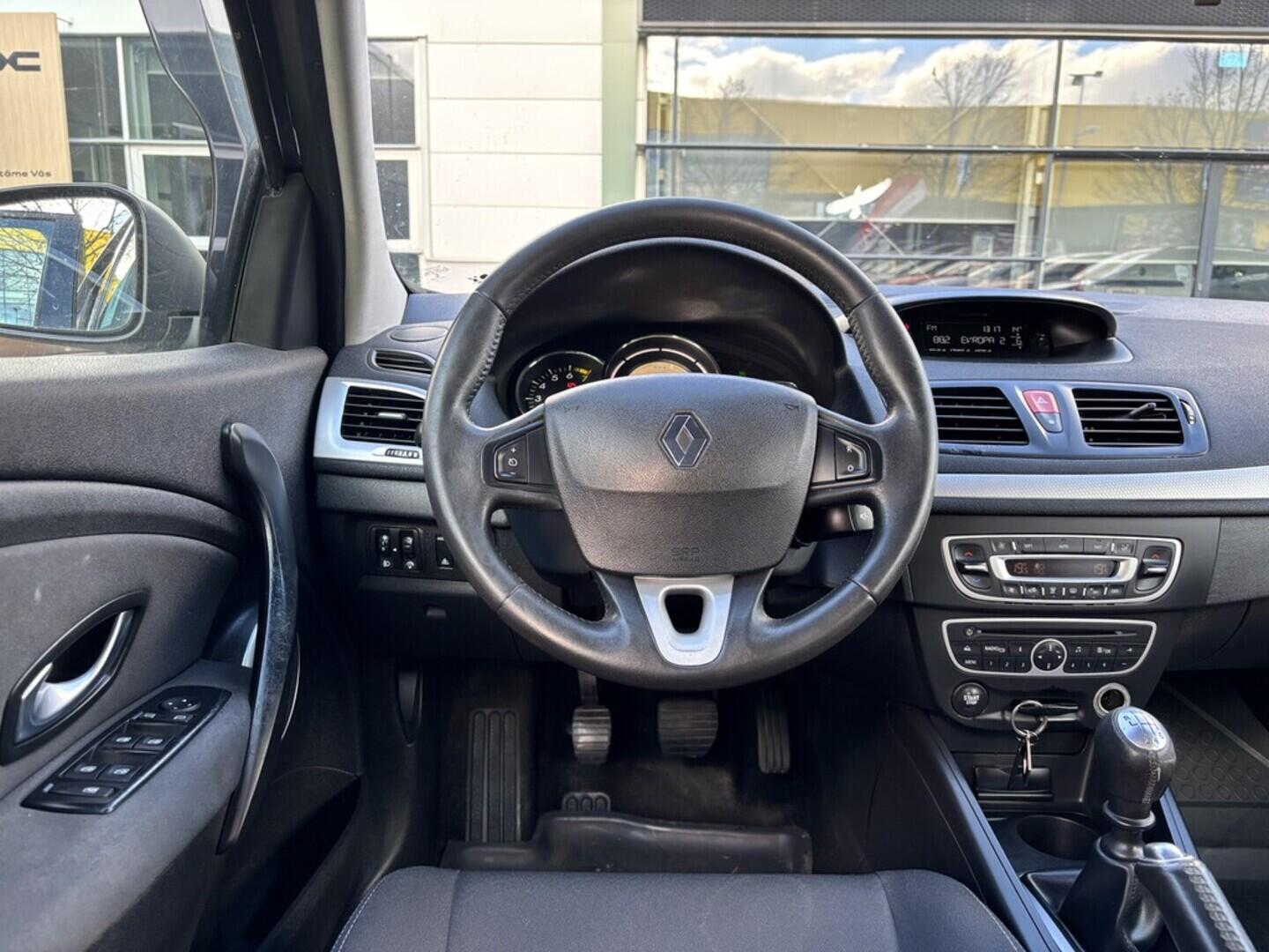 OZ190V01475_23.webp_MÉGANE  1.6  81 kW manuál