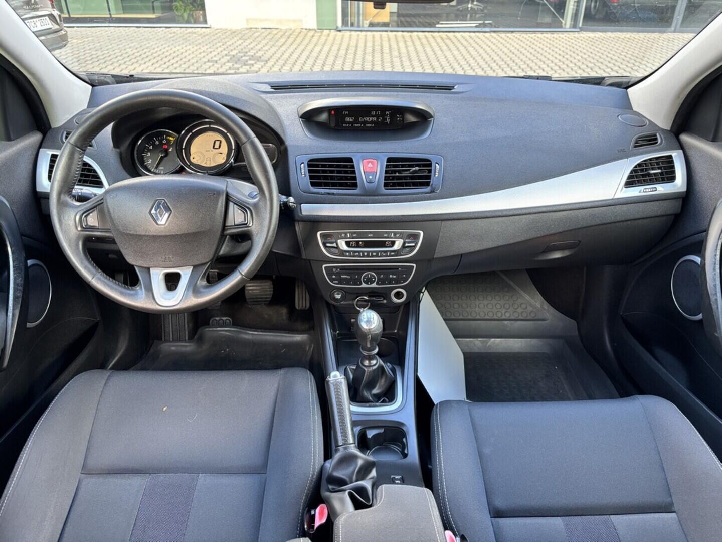 OZ190V01475_24.webp_MÉGANE  1.6  81 kW manuál