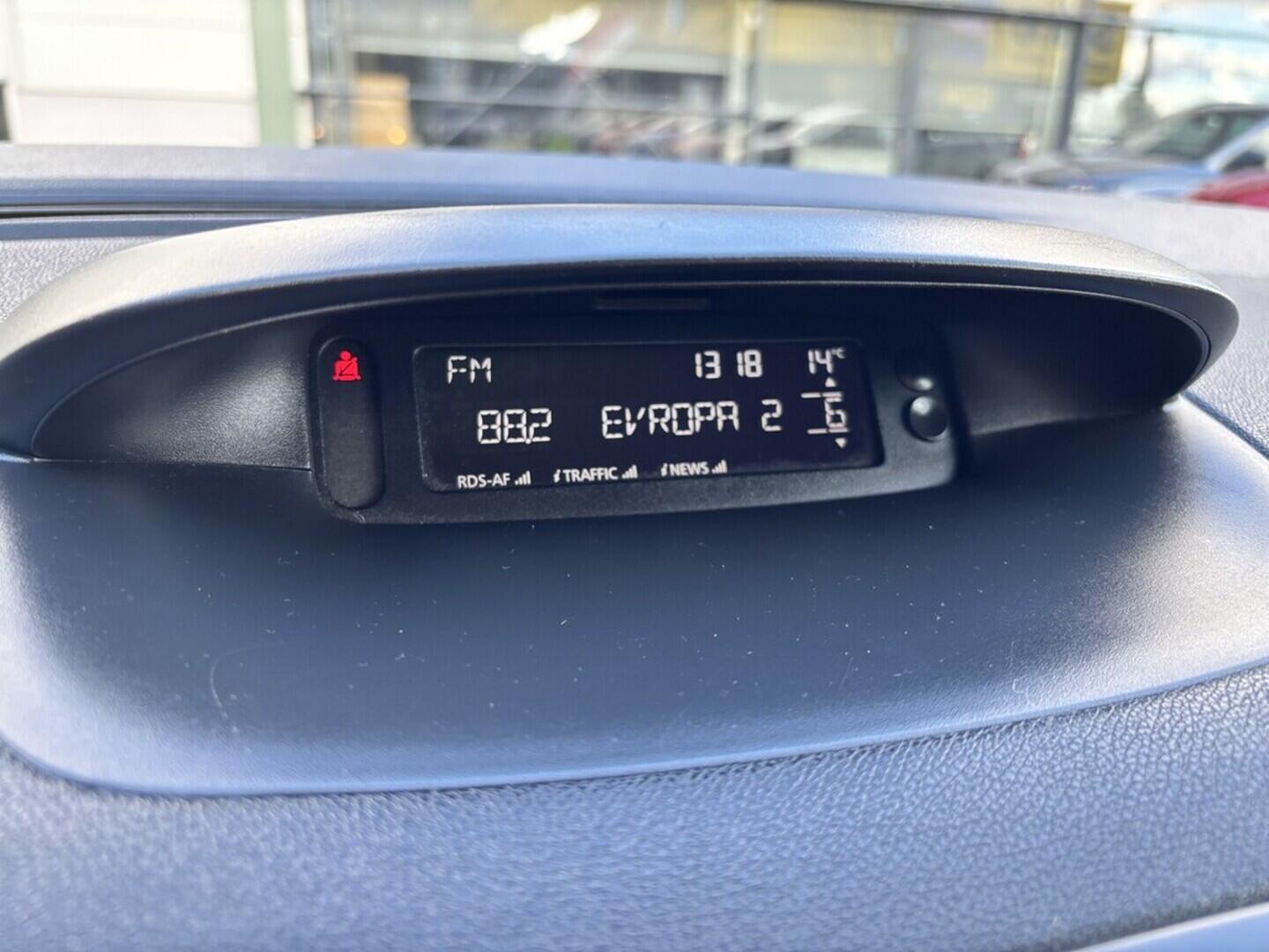 OZ190V01475_28.webp_MÉGANE  1.6  81 kW manuál