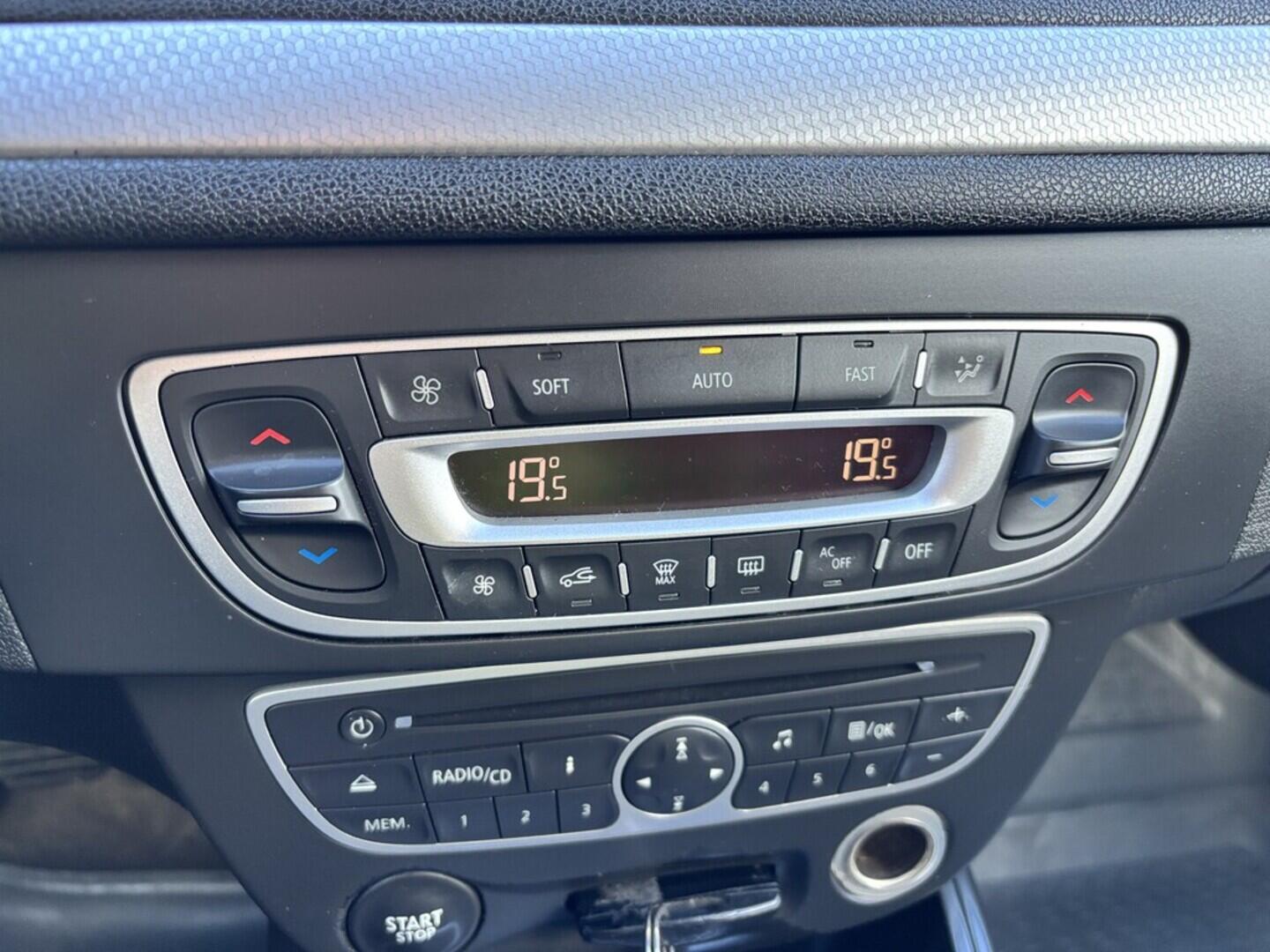 OZ190V01475_30.webp_MÉGANE  1.6  81 kW manuál