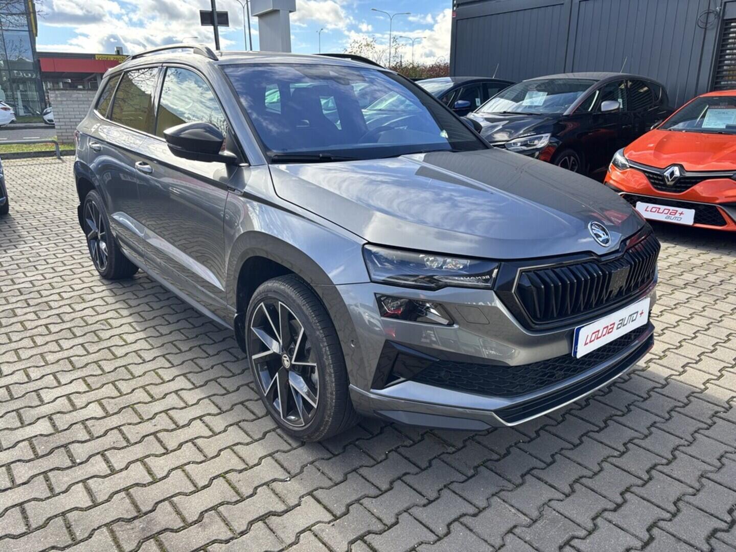 OZ190V01476_12.webp_KAROQ SportLine 2.0 TSI 140 kW automat, DPH