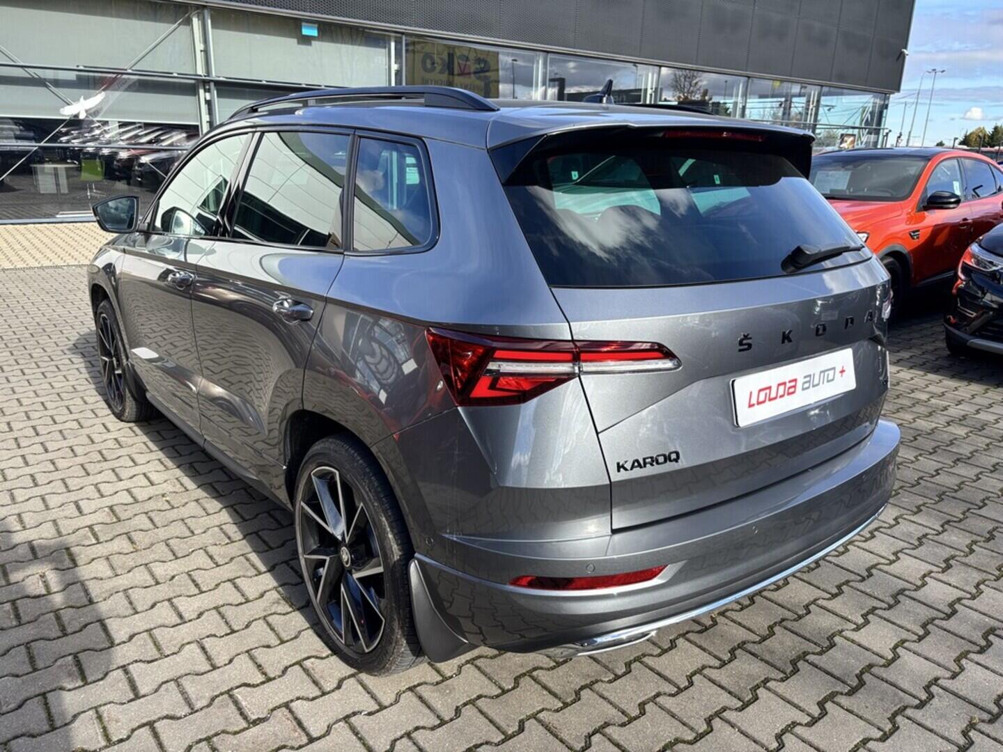OZ190V01476_16.webp_KAROQ SportLine 2.0 TSI 140 kW automat, DPH