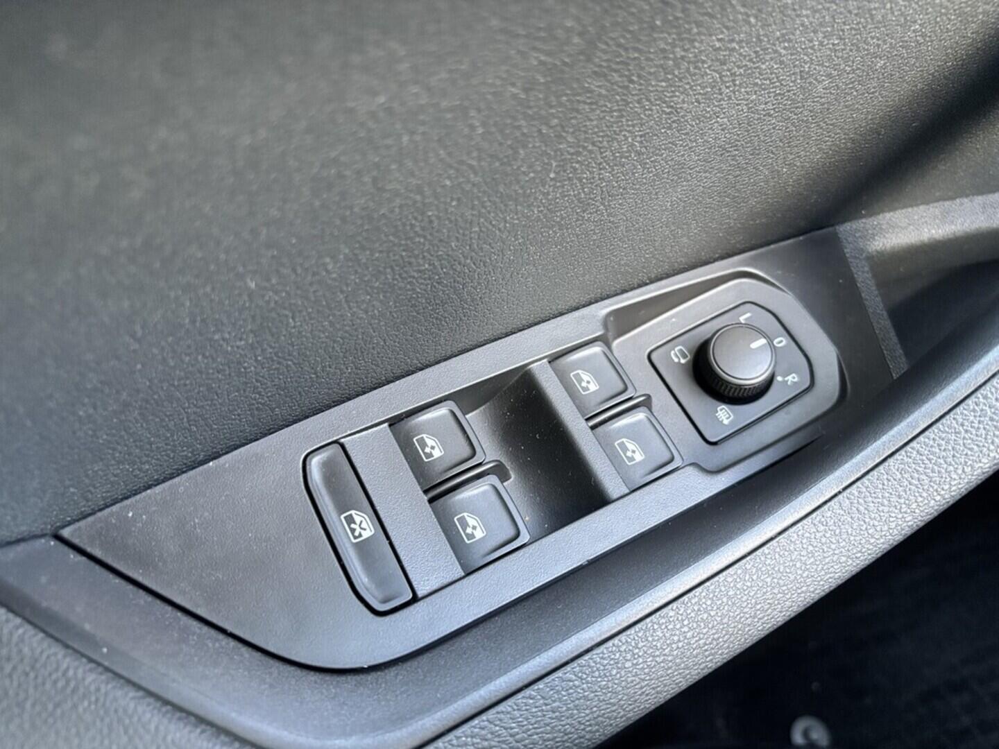 OZ190V01476_21.webp_KAROQ SportLine 2.0 TSI 140 kW automat, DPH