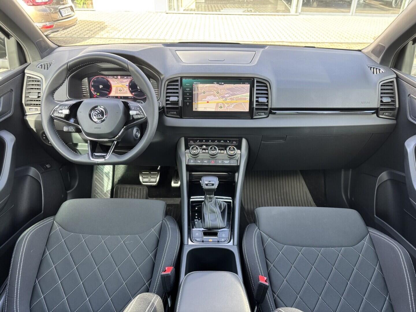 OZ190V01476_24.webp_KAROQ SportLine 2.0 TSI 140 kW automat, DPH