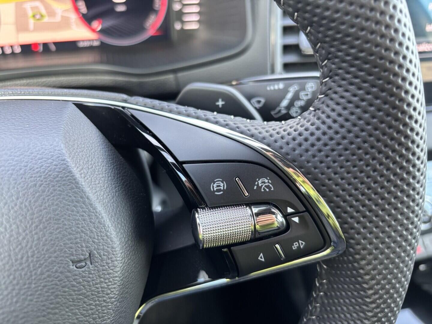 OZ190V01476_27.webp_KAROQ SportLine 2.0 TSI 140 kW automat, DPH