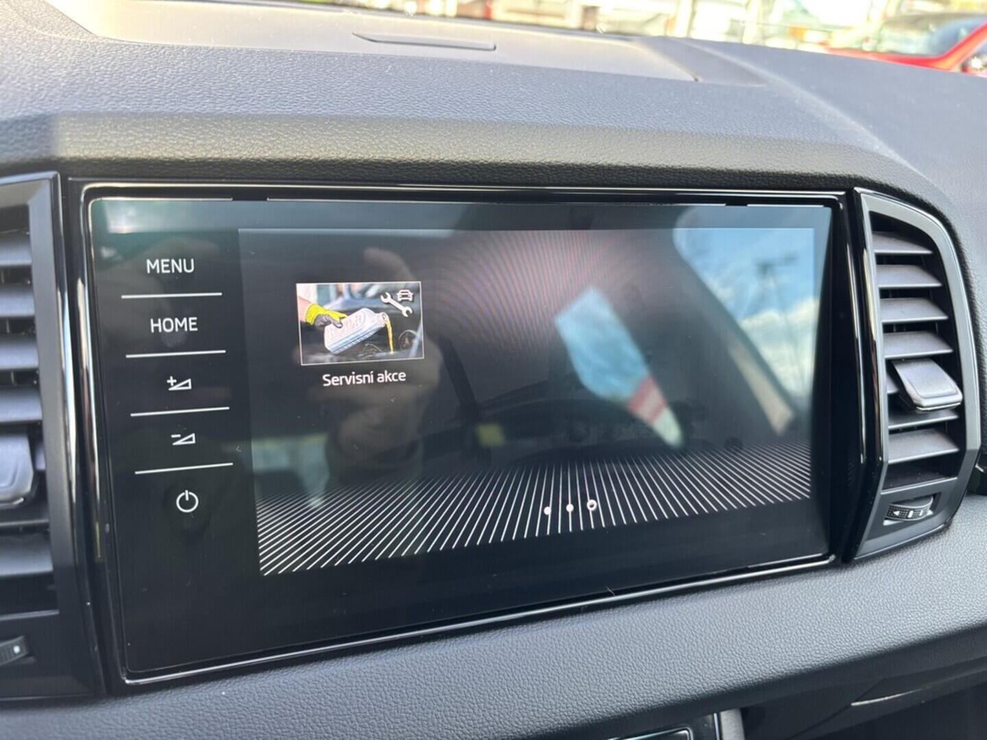 OZ190V01476_32.webp_KAROQ SportLine 2.0 TSI 140 kW automat, DPH