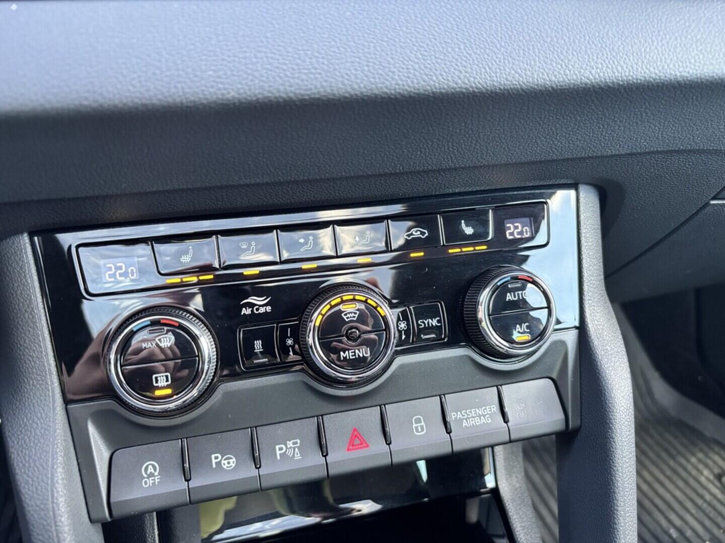 OZ190V01476_42.webp_KAROQ SportLine 2.0 TSI 140 kW automat, DPH