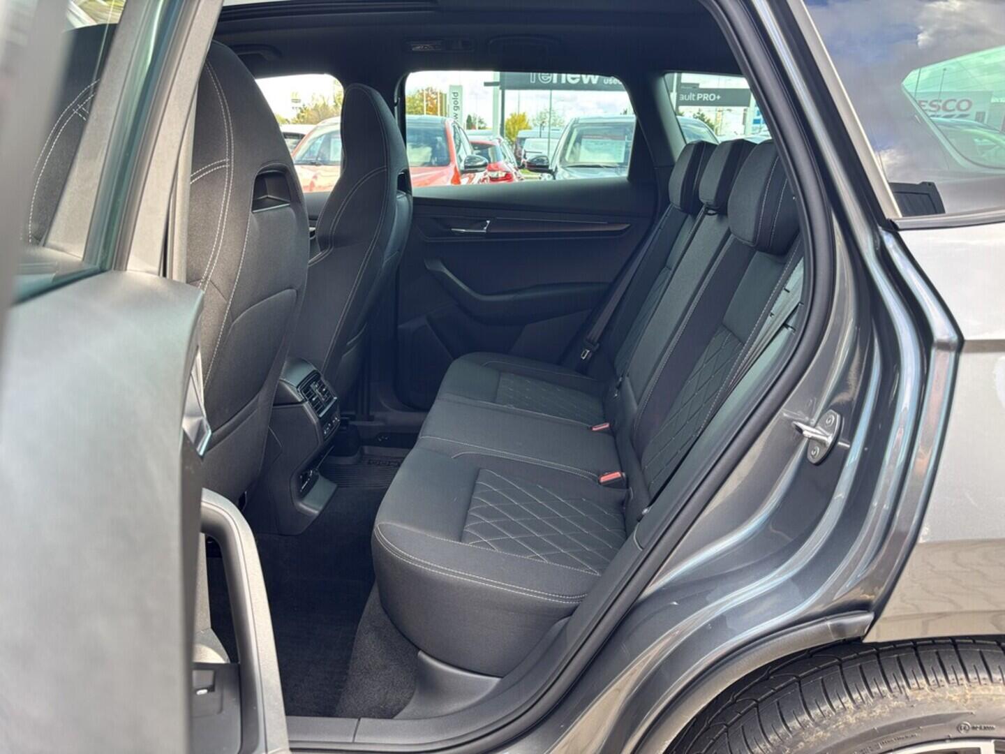 OZ190V01476_46.webp_KAROQ SportLine 2.0 TSI 140 kW automat, DPH