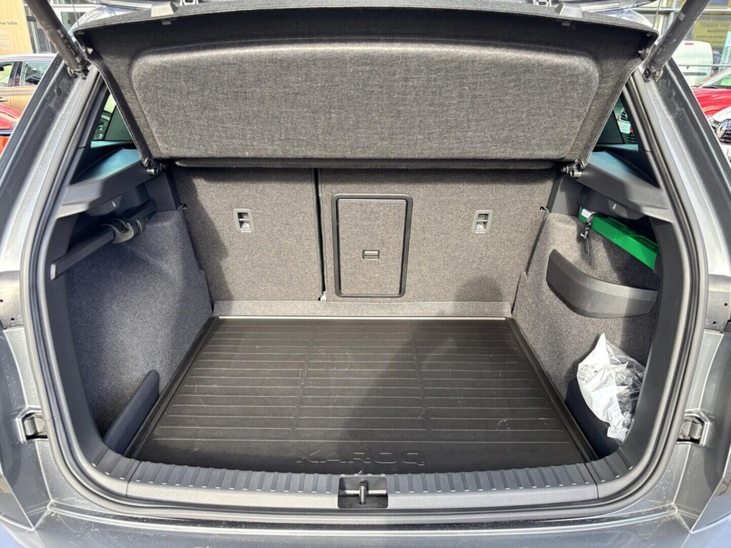 OZ190V01476_49.webp_KAROQ SportLine 2.0 TSI 140 kW automat, DPH