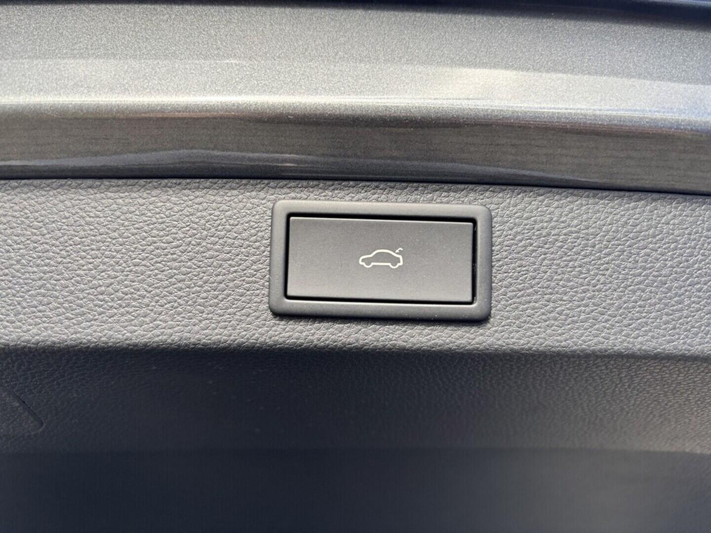 OZ190V01476_50.webp_KAROQ SportLine 2.0 TSI 140 kW automat, DPH