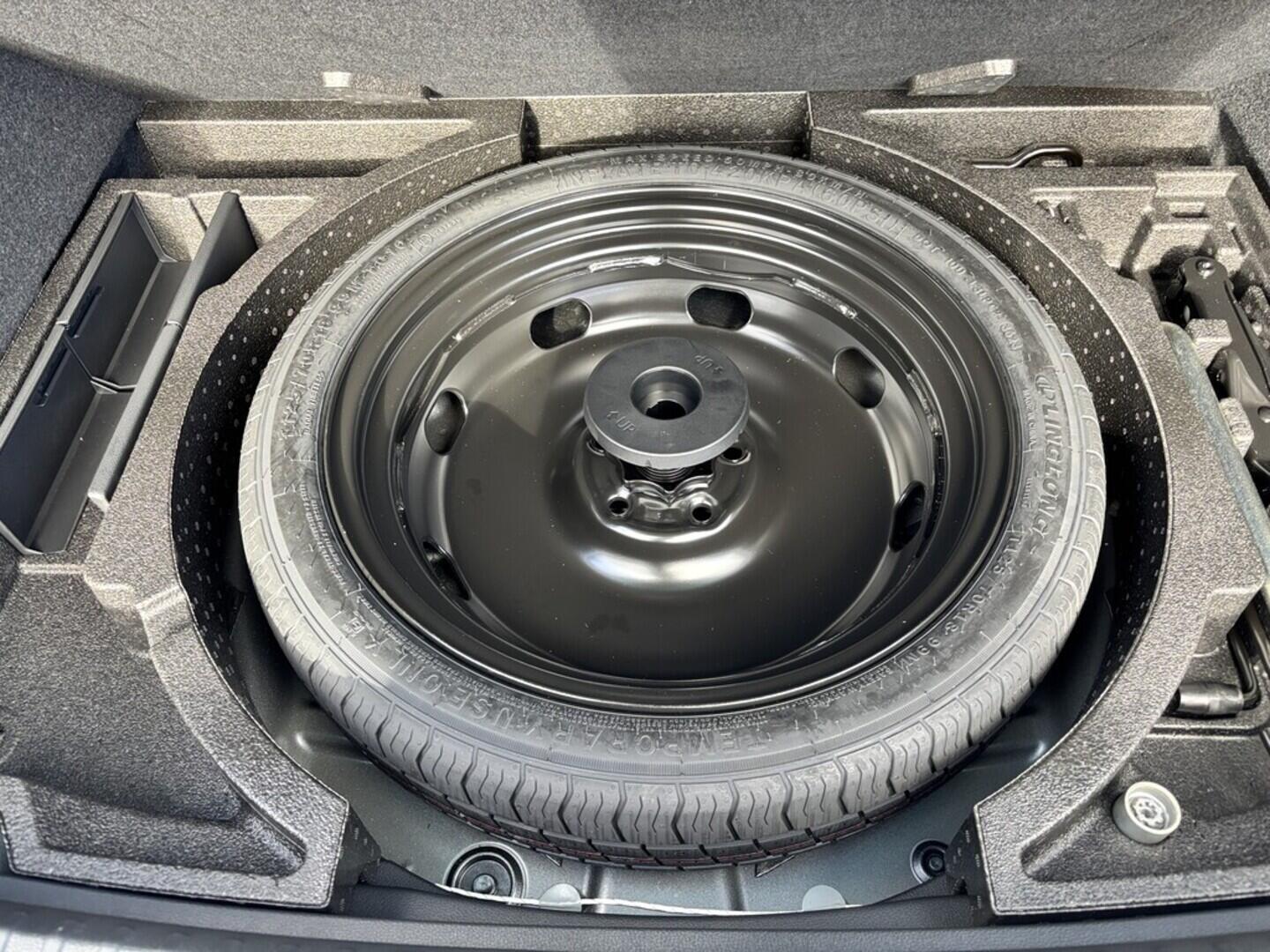 OZ190V01476_51.webp_KAROQ SportLine 2.0 TSI 140 kW automat, DPH