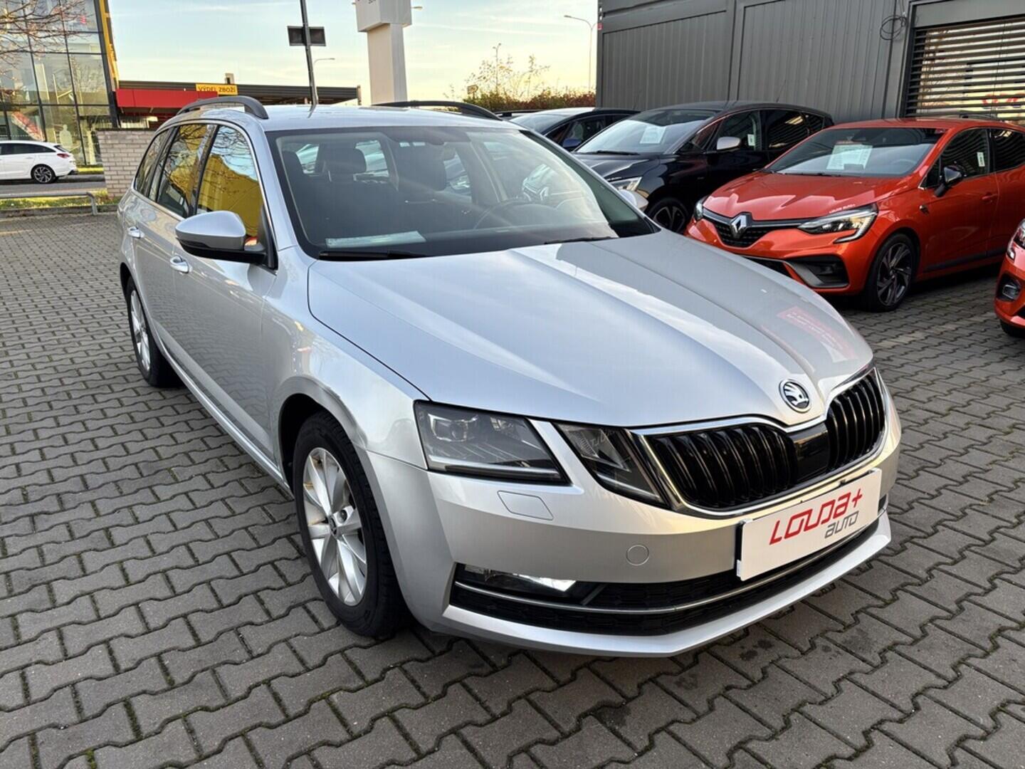 OZ190V01477_12.webp_OCTAVIA Style 1.6 TDI 85 kW manuál