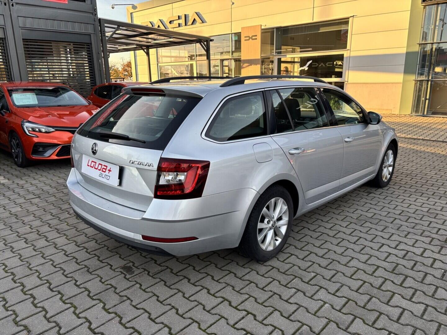 OZ190V01477_14.webp_OCTAVIA Style 1.6 TDI 85 kW manuál