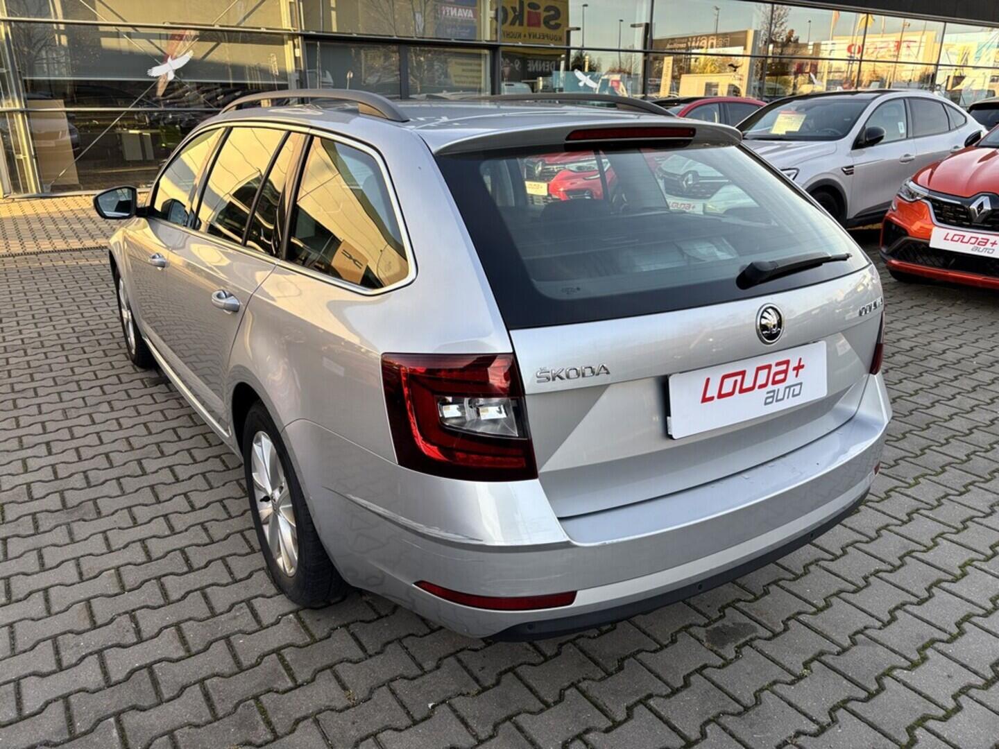 OZ190V01477_16.webp_OCTAVIA Style 1.6 TDI 85 kW manuál