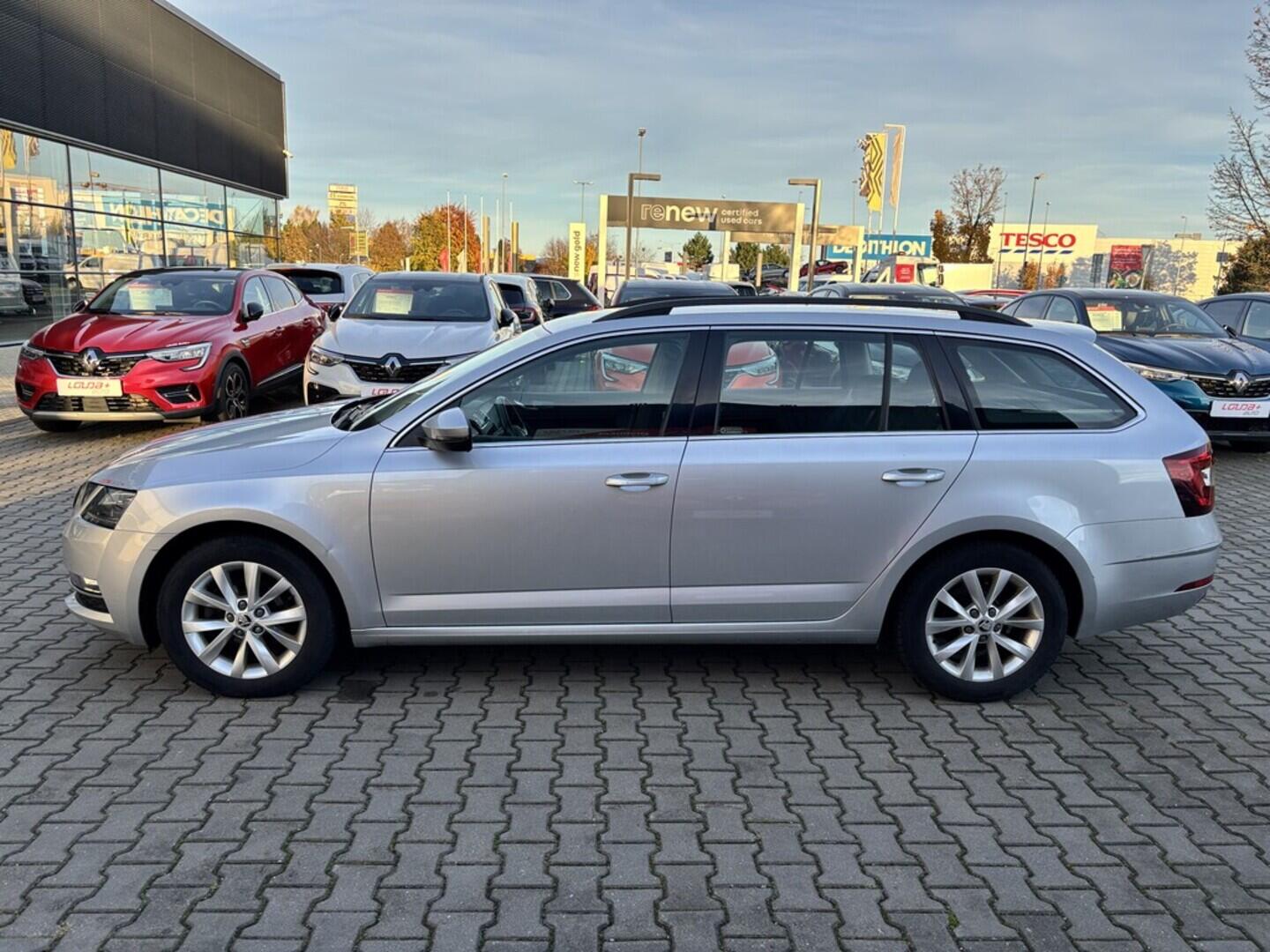 OZ190V01477_17.webp_OCTAVIA Style 1.6 TDI 85 kW manuál