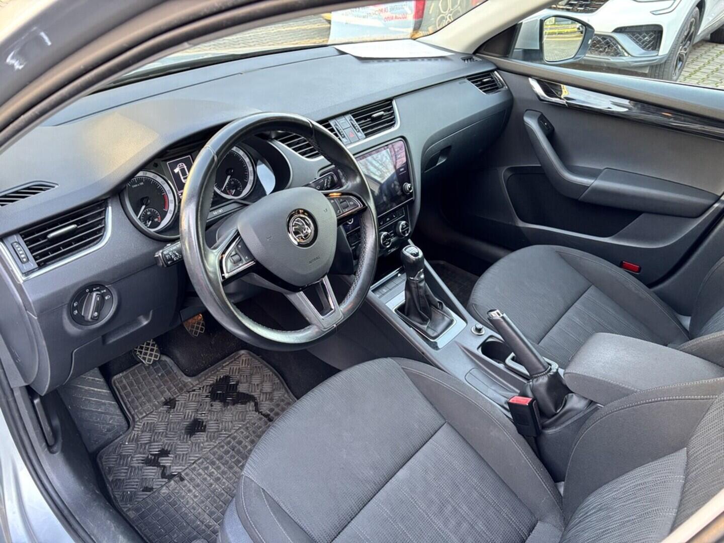 OZ190V01477_19.webp_OCTAVIA Style 1.6 TDI 85 kW manuál