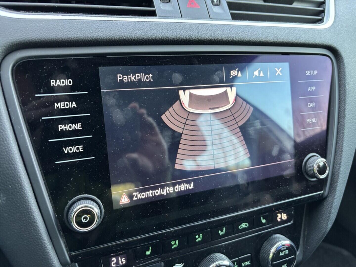 OZ190V01477_34.webp_OCTAVIA Style 1.6 TDI 85 kW manuál